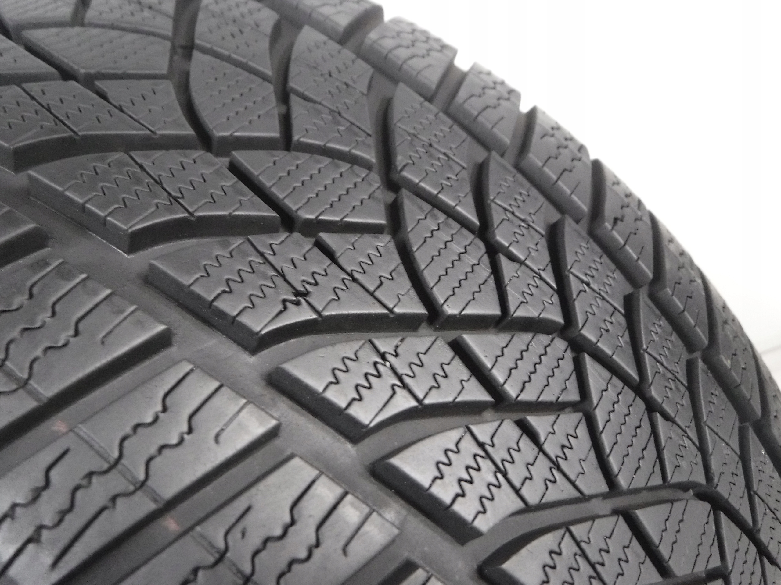 GOODYEAR ULTRAGRIP PERFORMANCE + 245/55/17 106H Rok produkcji 2021