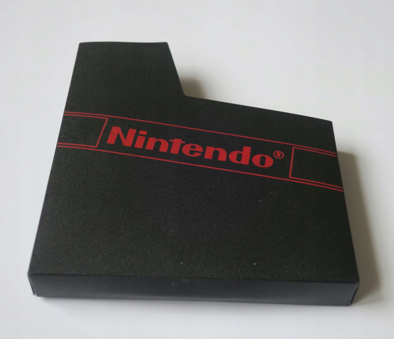 NES ORYGINALNE ETUI OCHRONNE POKROWIEC NA KARTRIDŻ LOGO NINTENDO Tytuł NES ORYGINALNE ETUI OCHRONNE NA KARTRIDŻ NINTENDO