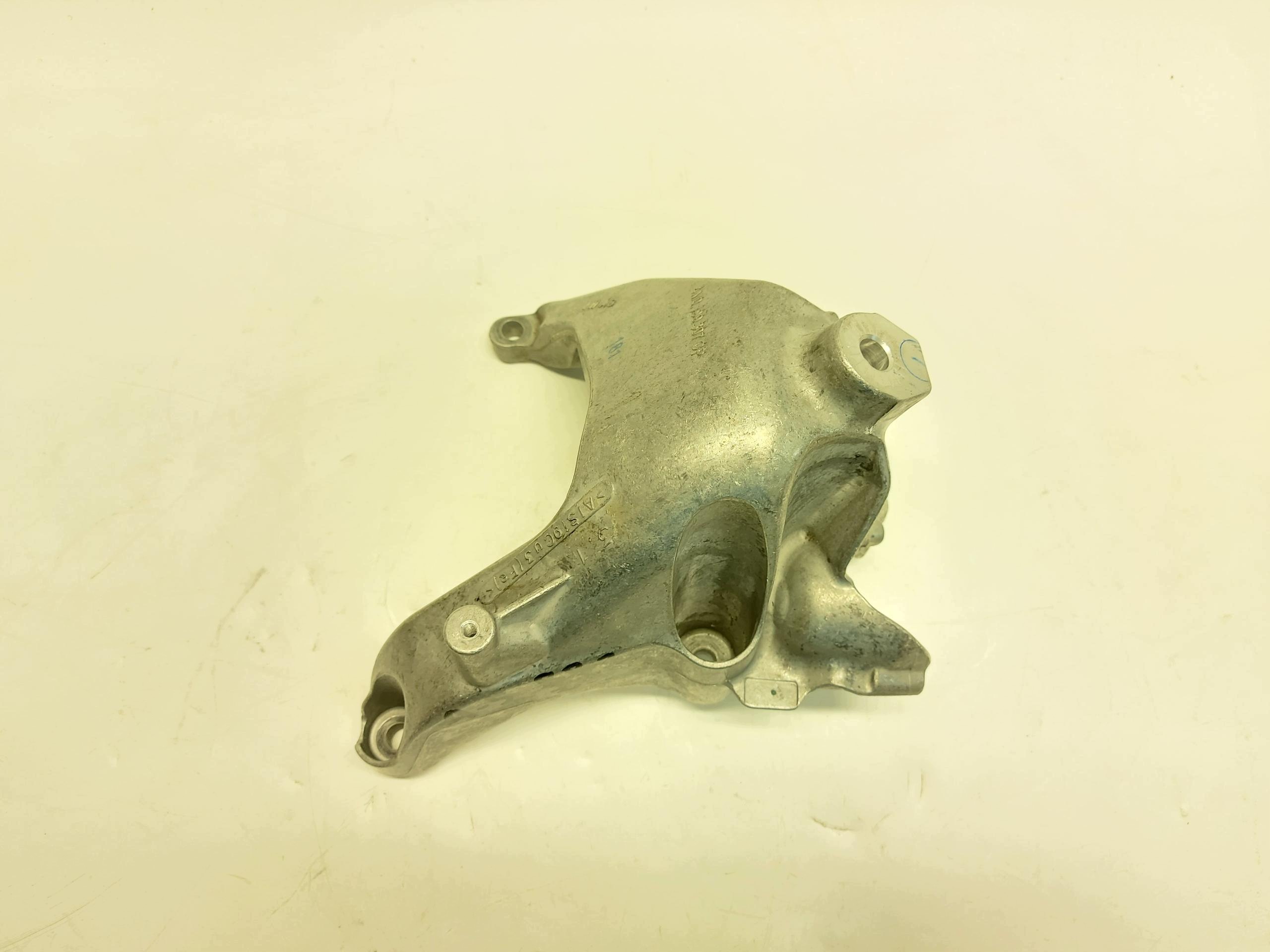 AUDI A5 8B3 B10 AVANT 2.0 TDI holder engine mount left 4M0199307CP