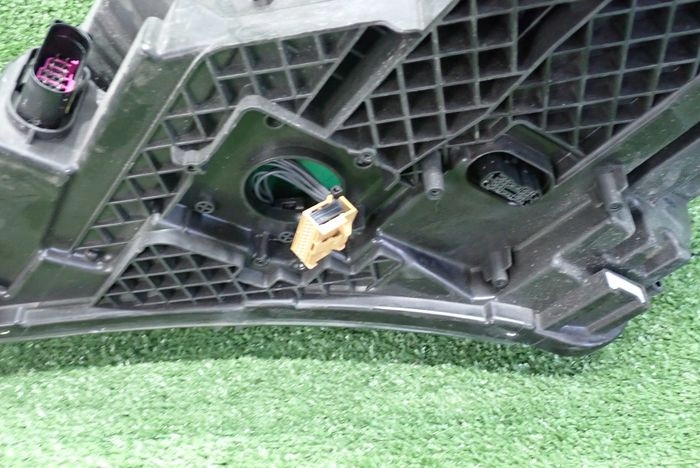 SKODA SUPERB III BI XENON 15- reflektor right light right 3V1941016B