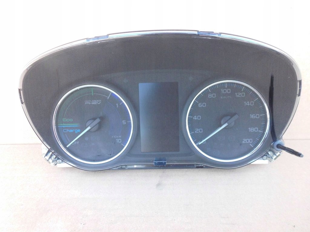 Mitsubishi Outlander III 2.4 PHEV dials 8100C839 >