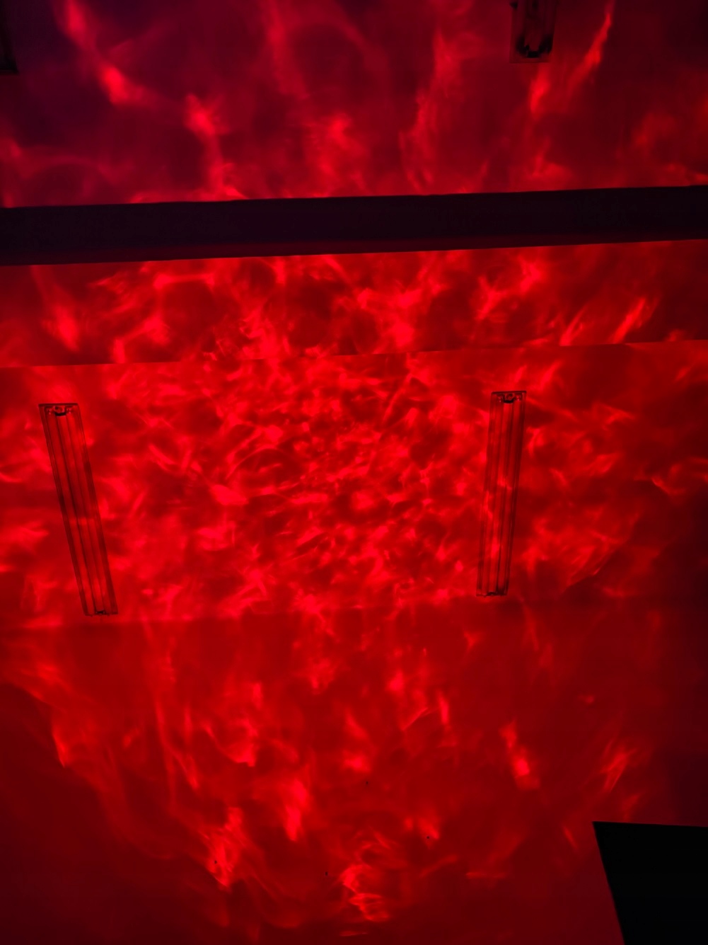 PROJEKTOR GWIAZD LAMPKA NOCNA RZUTNIK LED DO SYPIALNI DLA DZIECI NA PREZENT Kolekcja Projektor Gwiazd LED