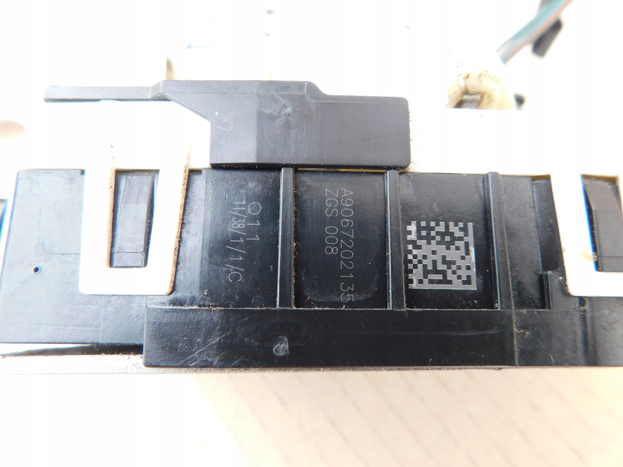 lock door front of left driver´s Mercedes Sprinter 906 VW Crafter original