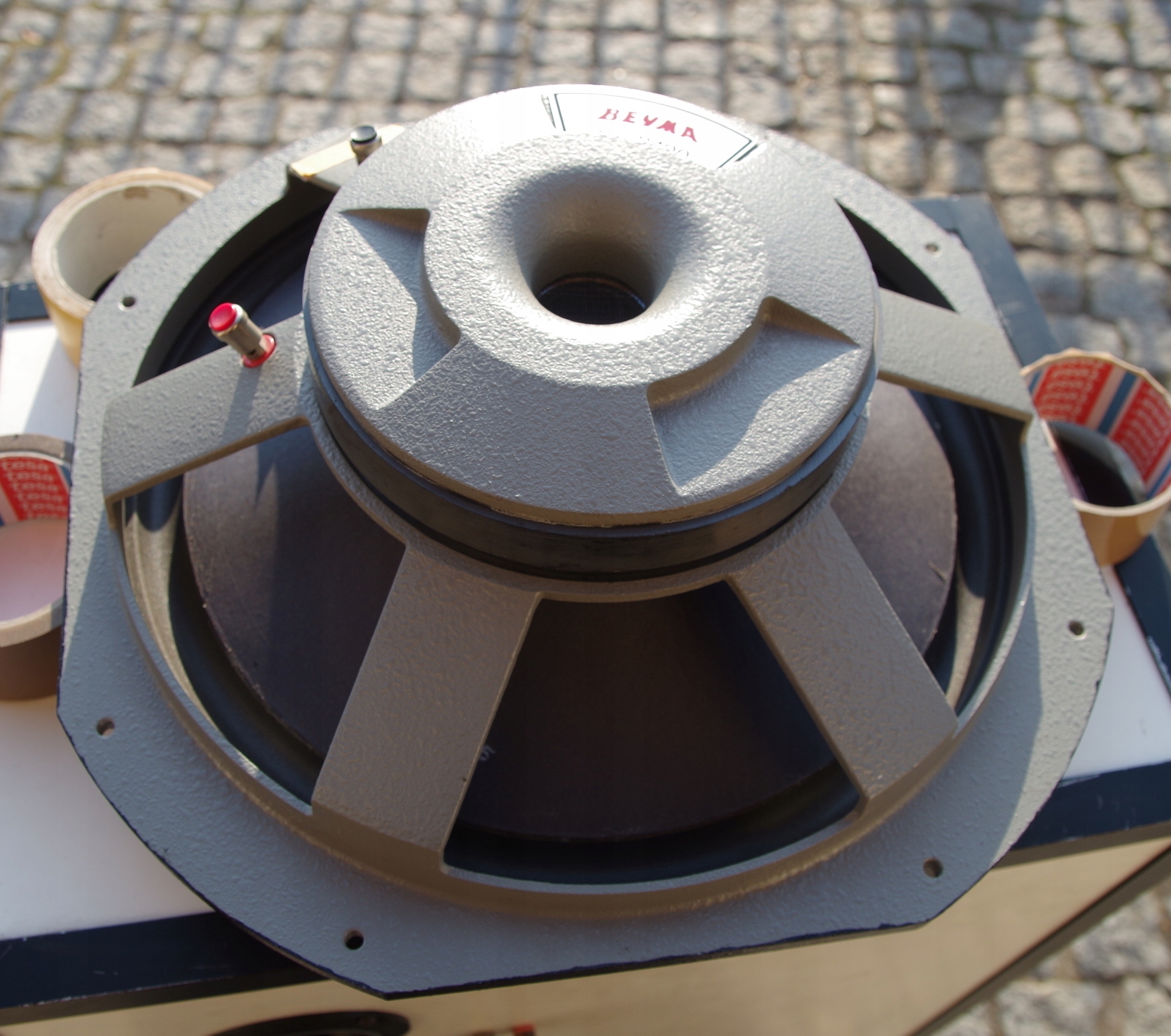 Beyma 15-B100 głośnik basowy, średnica 38 cm, 15" Model 15-B100