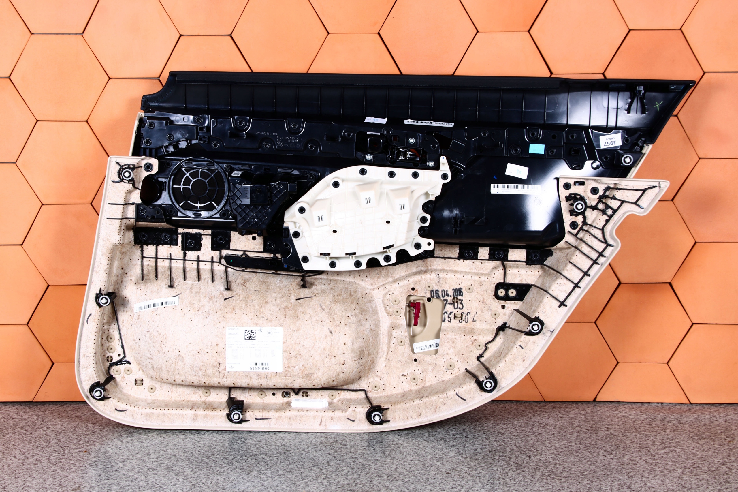 BMW G12 side door left rear part HARMAN CANBERRABEIGE