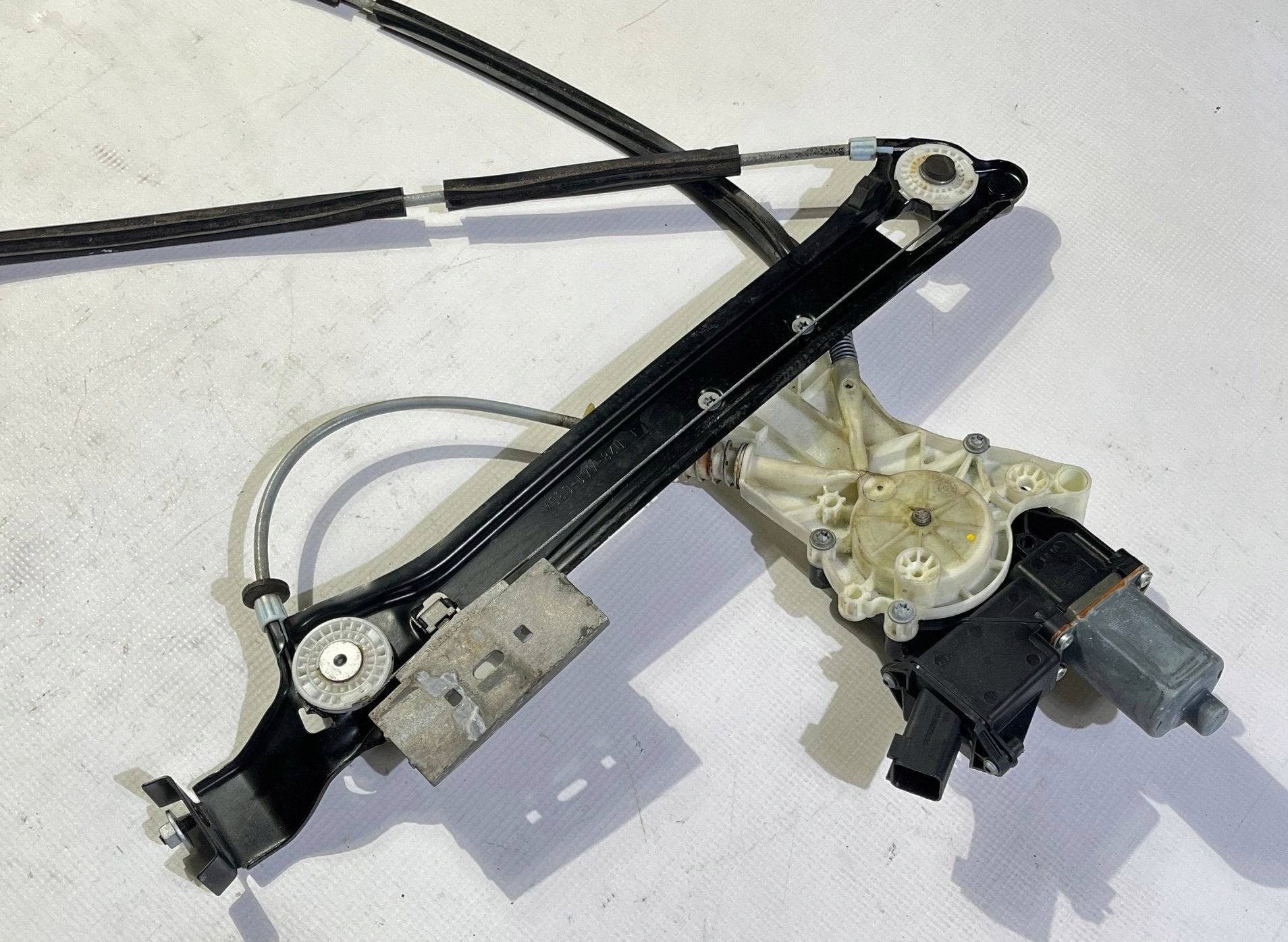 window regulator mechanism prawej right Chevrolet Camaro 2009-2015