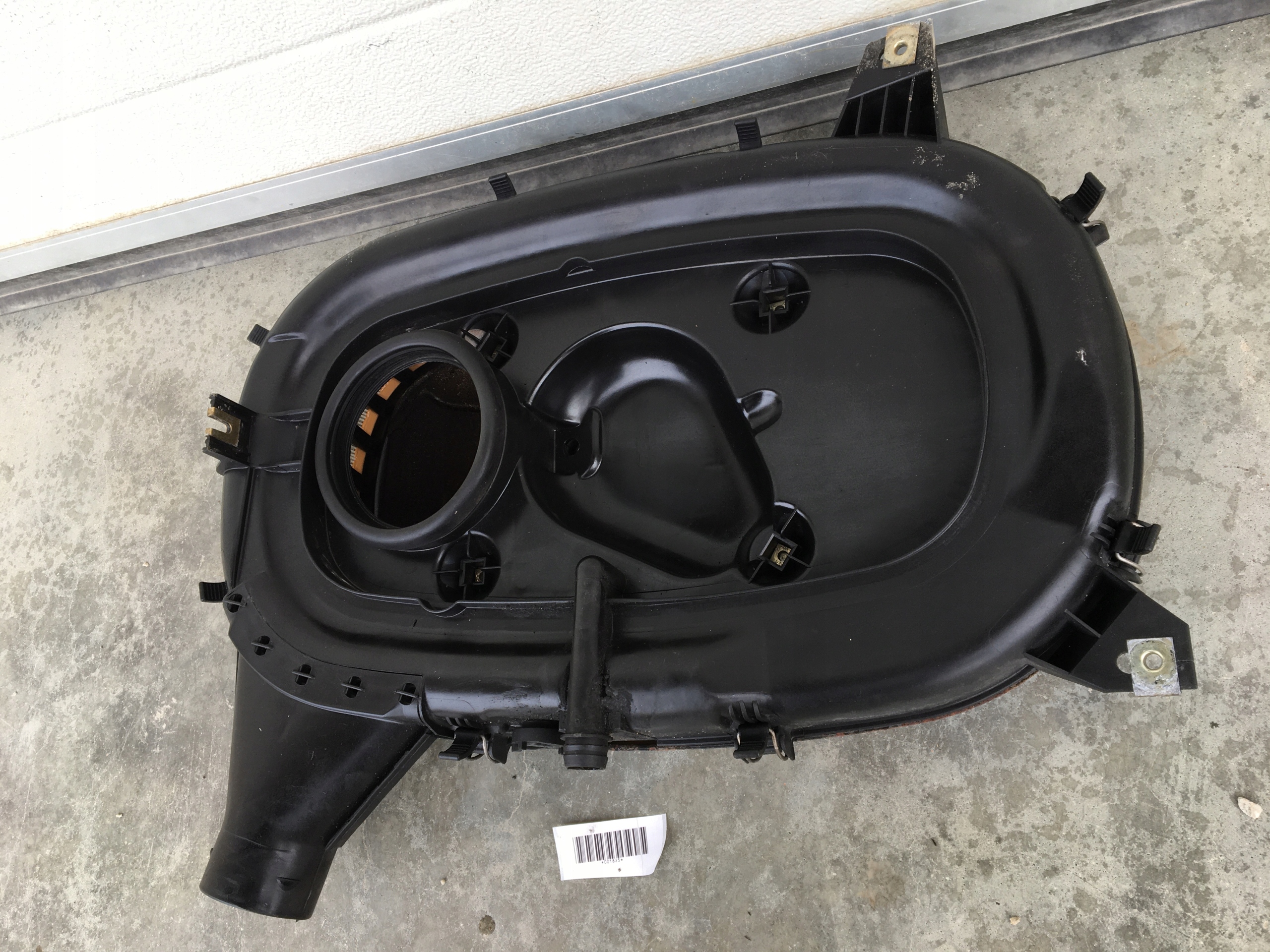 корпус салонного фильтра Воздух MERCEDES W124 200E 230E W201 2.0e 2.3 0150948802