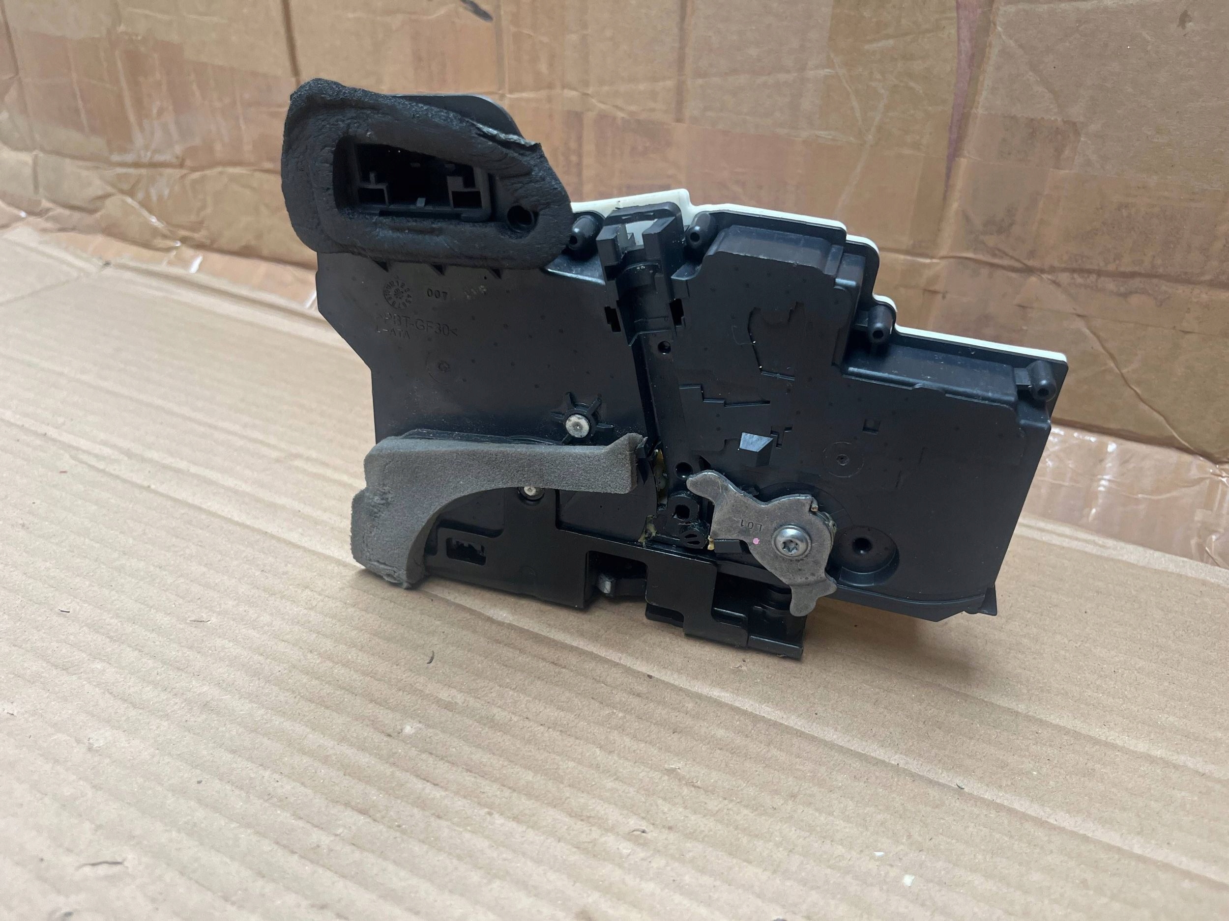 AUDI A7 4K8 lock door left rear part 4K0839015P original!