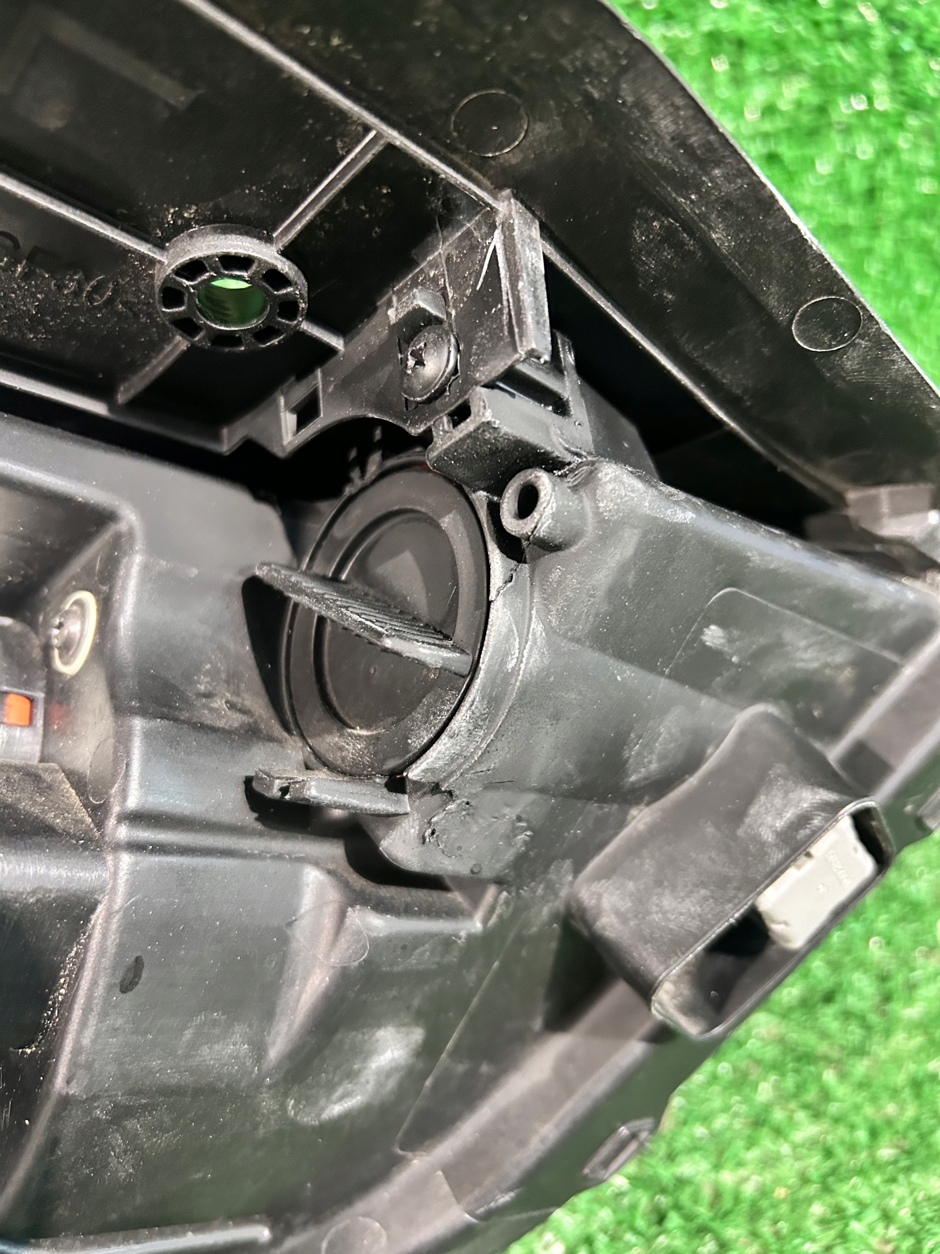 REFLEKTOR left HYUNDAI TUCSON III LIFT NR.R