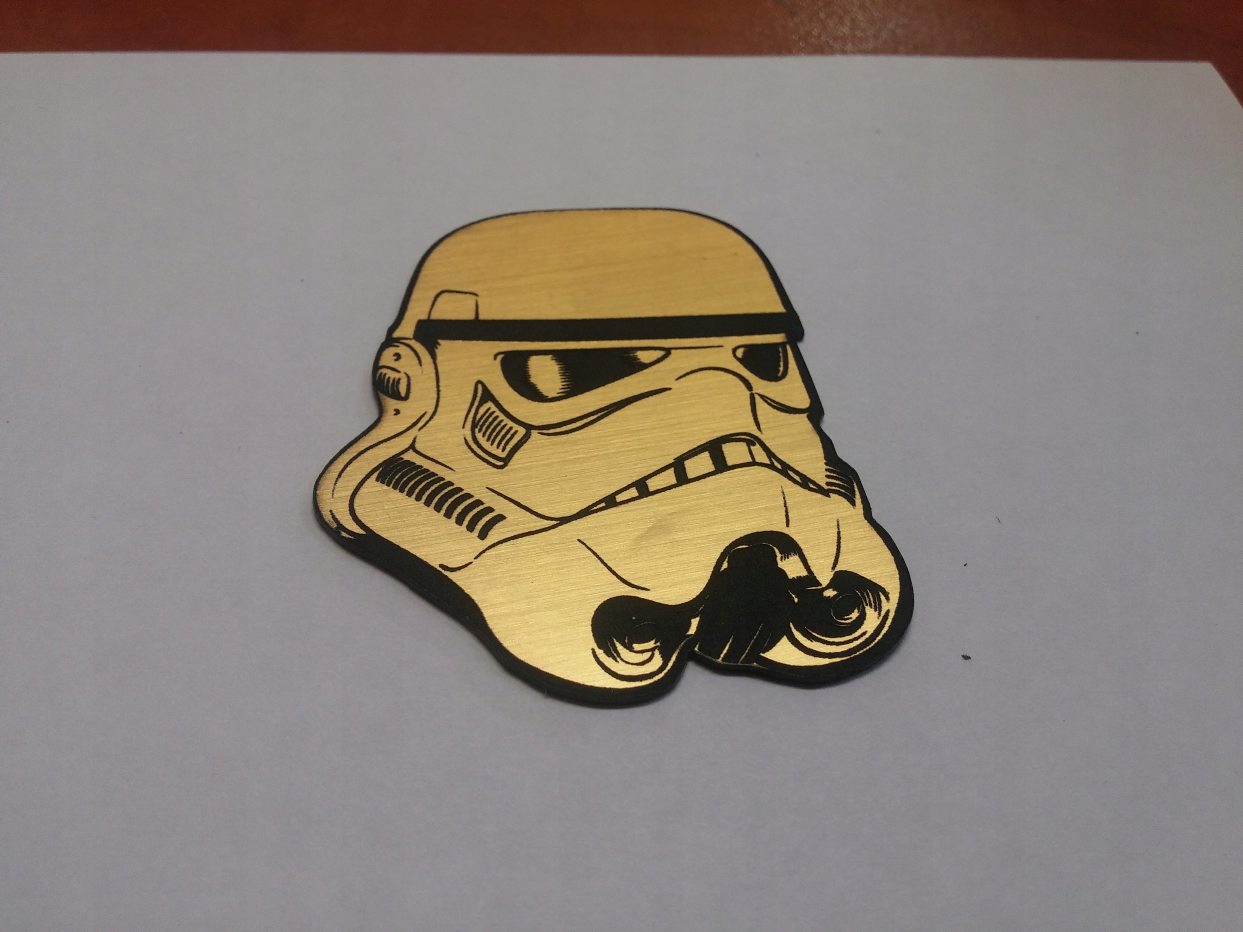 

Trooper naklejka emblemat 43 x 51 mm *złota