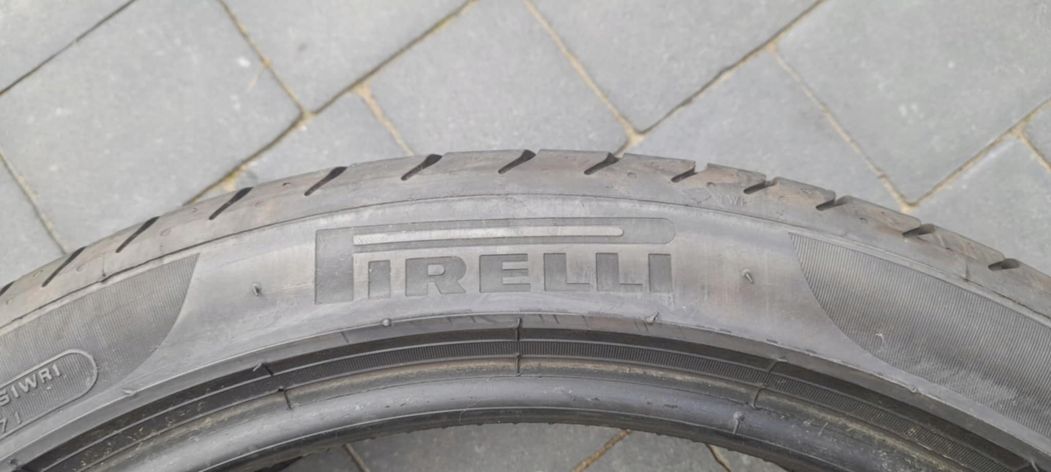 PIRELLI P ZERO 255/40R21 102Y
