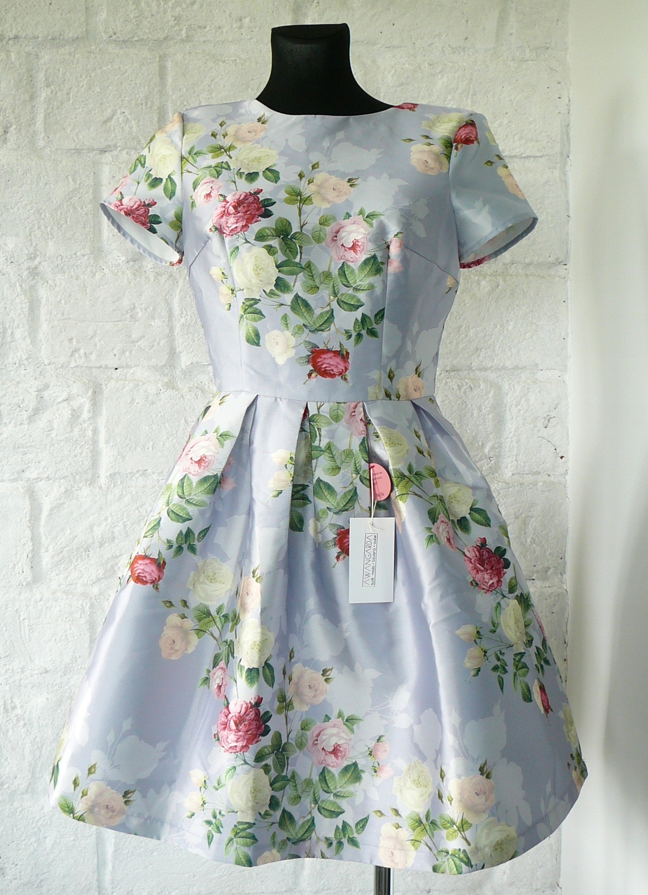 Liliowa koktajlowa sukienka kwiaty- Chi Chi London EAN (GTIN) 5053190034718