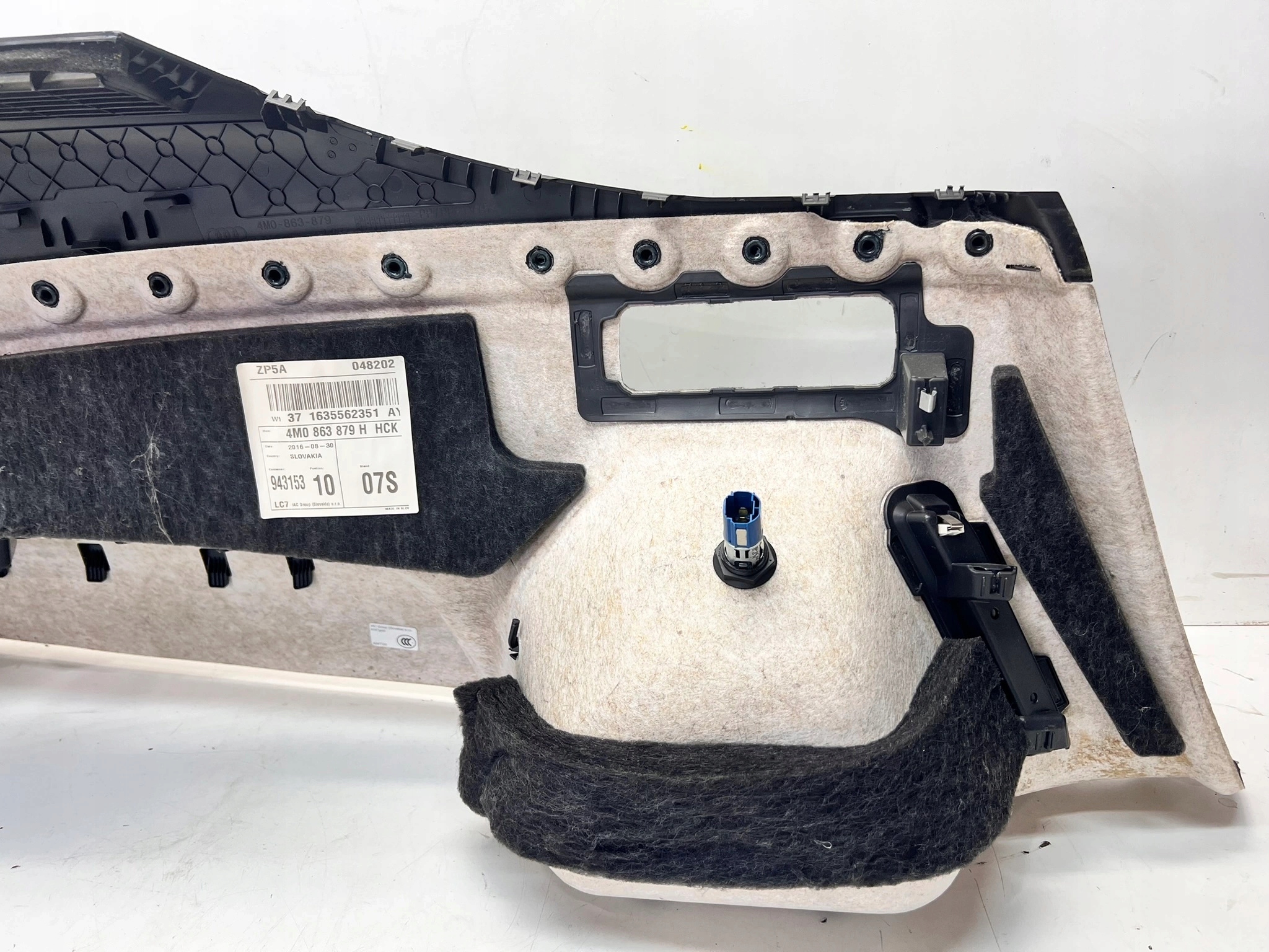boot upholstery left AUDI Q7 4M 4M0863879H