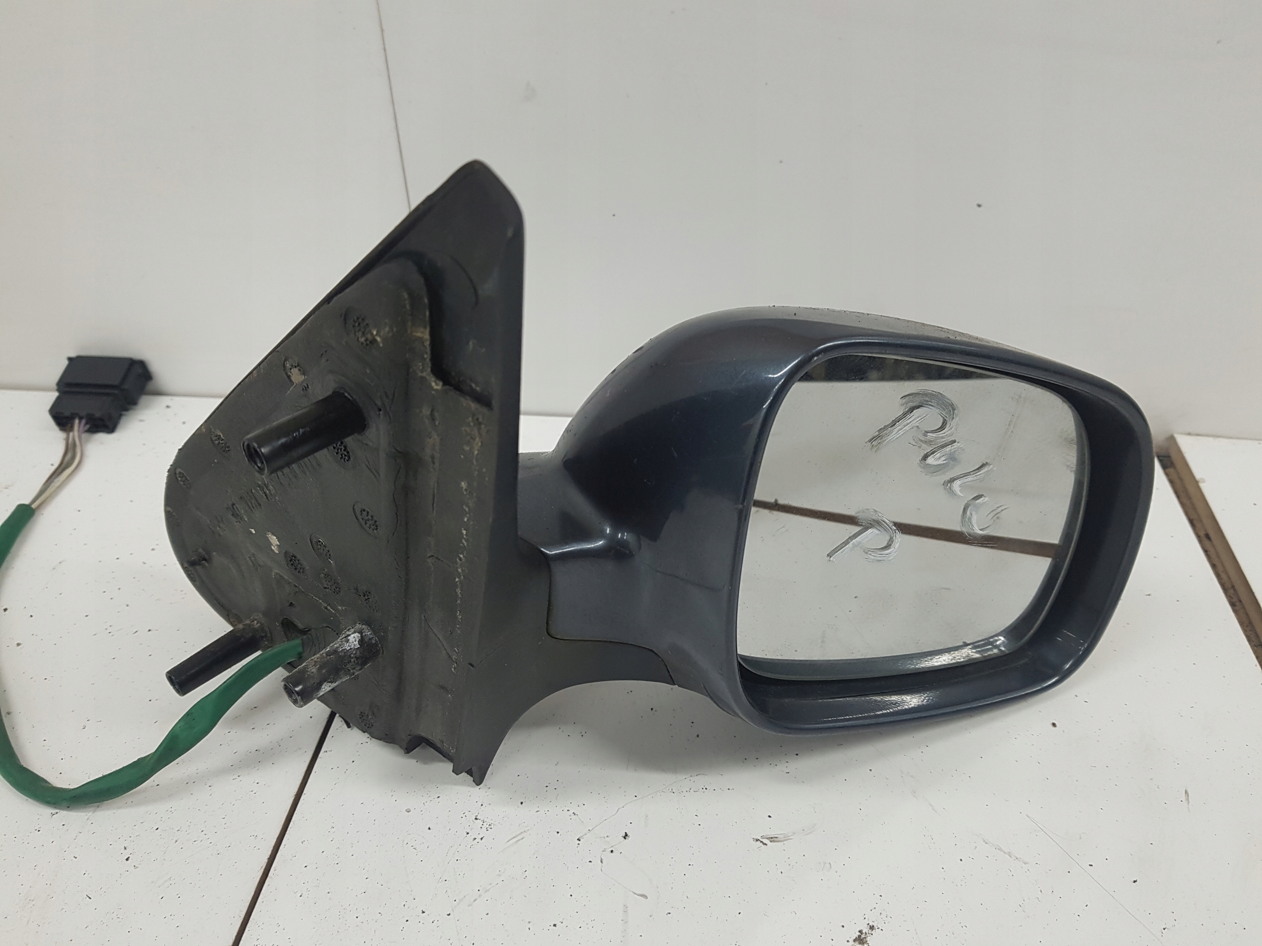 mirror right electrics VOLKSWAGEN POLO 4 5 PIN