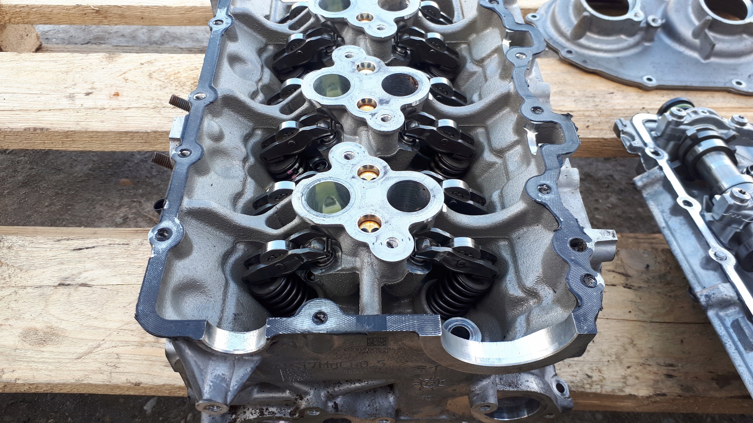 S4 B9 A4 8W head. left 3.0 TFSI CWG S5 8W SQ5