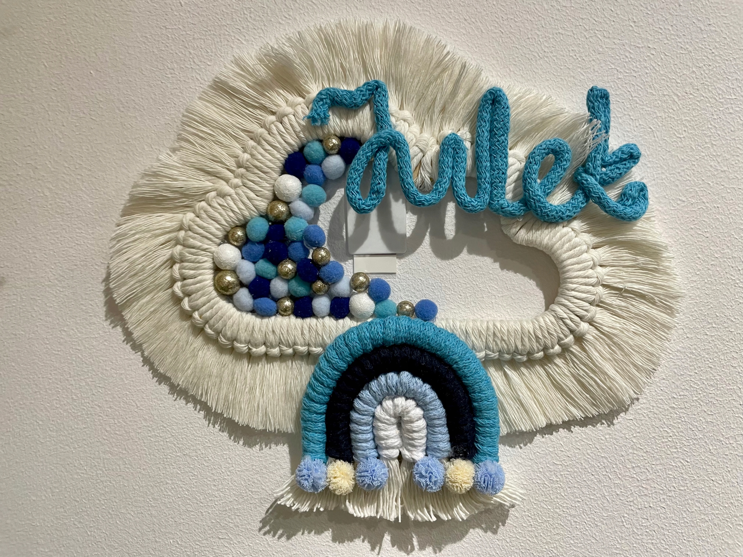 Obláček makramé se jménem pro chlapce