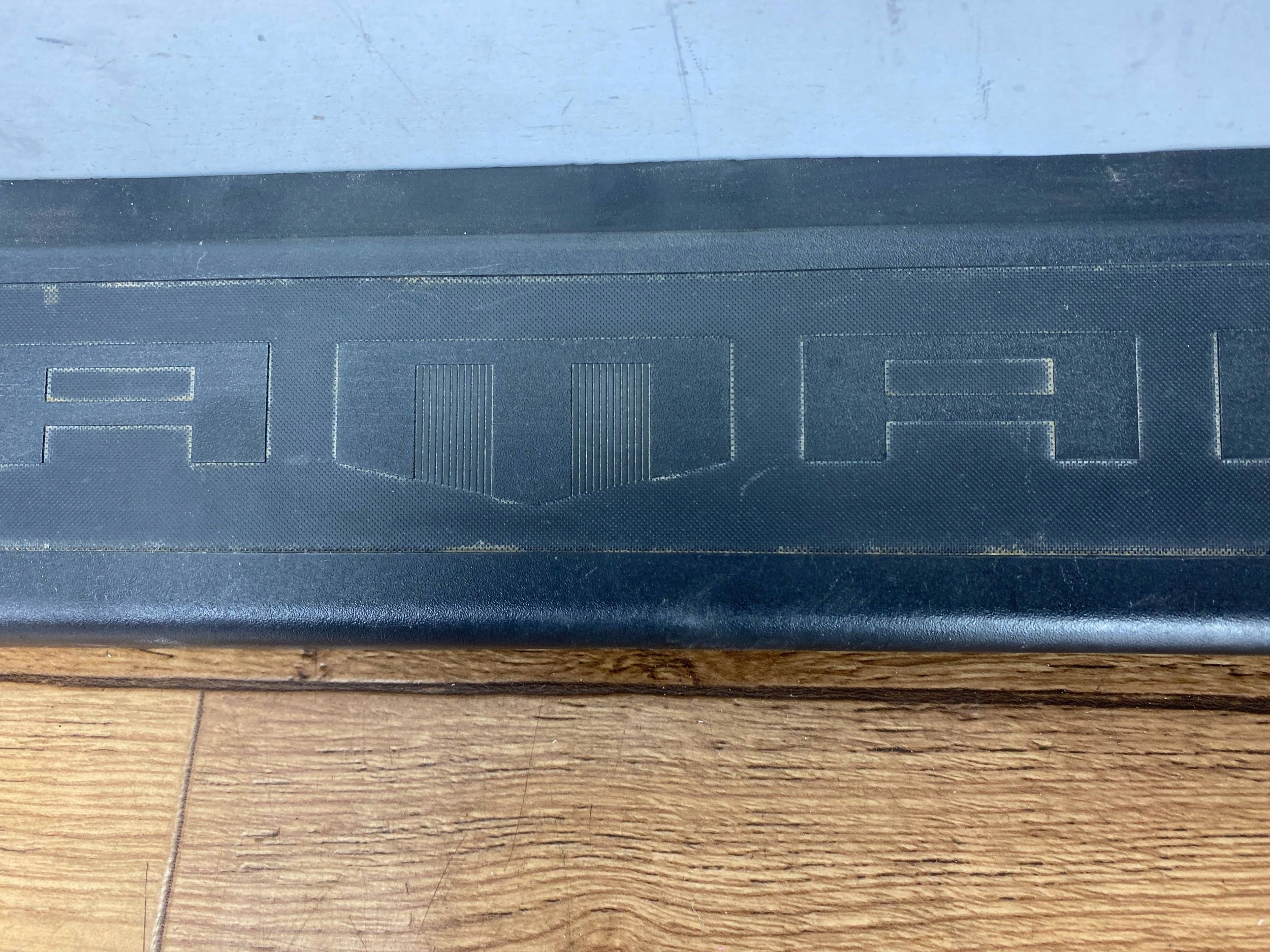 cap threshold door przednich Chevrolet Camaro 2016+