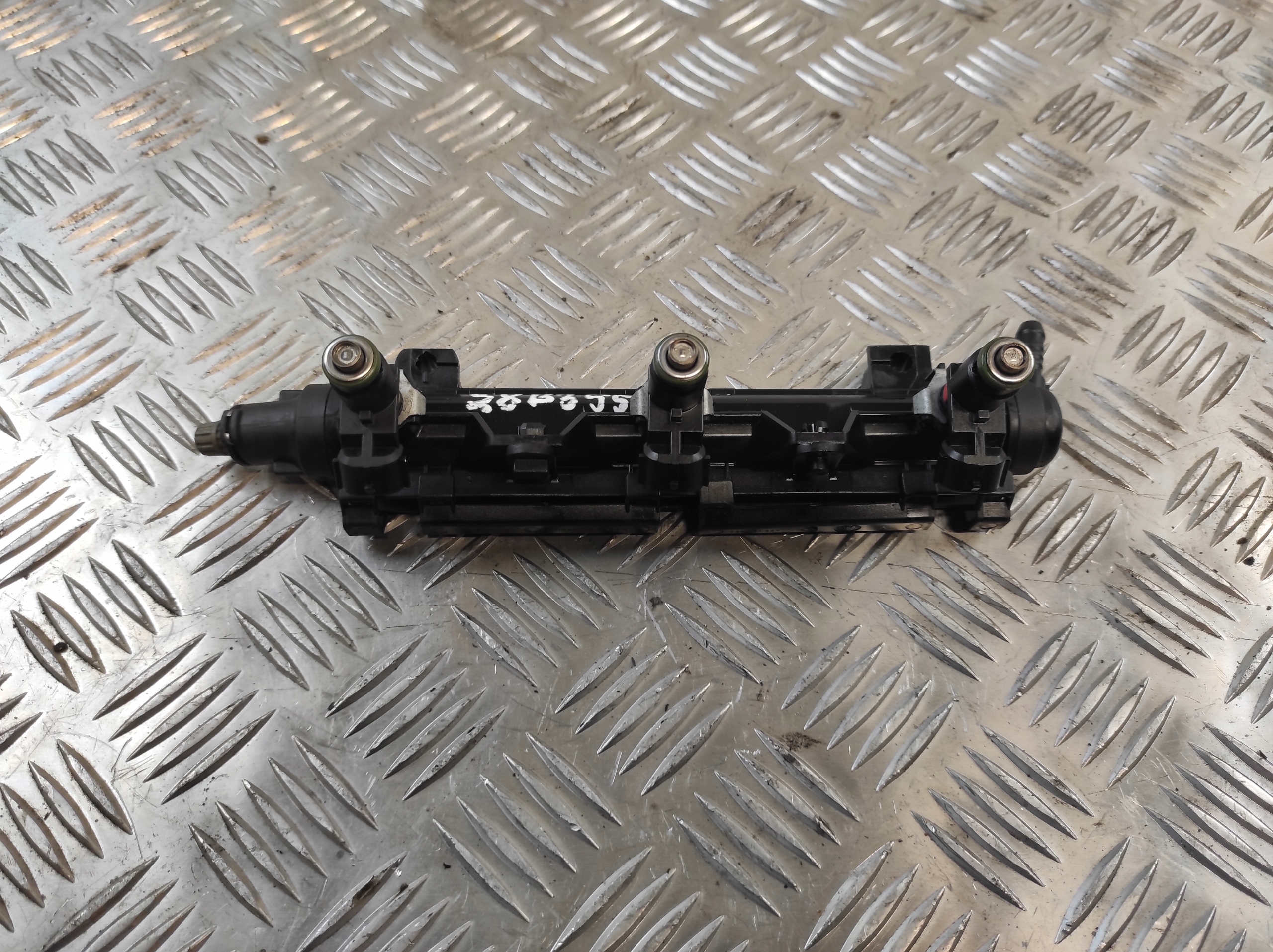 Rampe injection SEAT IBIZA IV 4 1.2 B 03E133320A