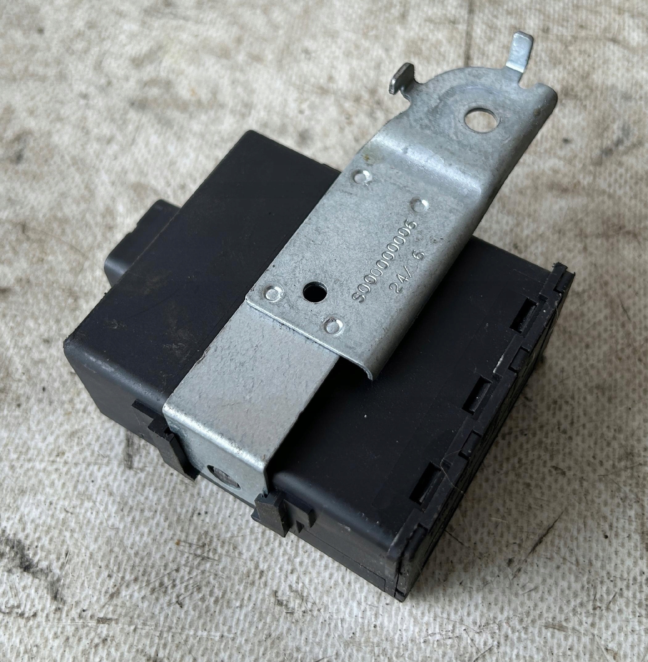 control unit central of a lock TOYOTA 89741-0D030