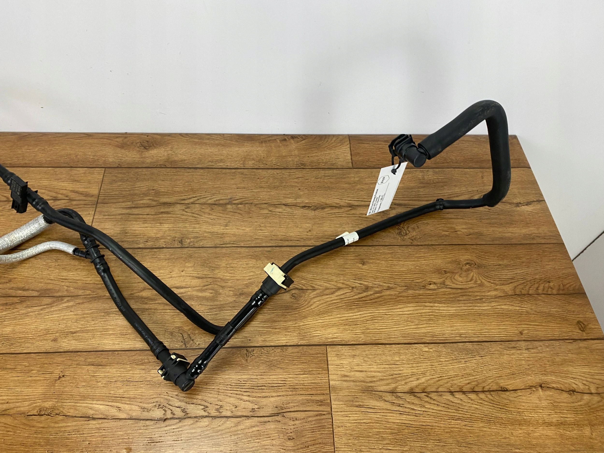 prijenos crijevo par goriva Ford Mustang VII MK7 S650 2024+