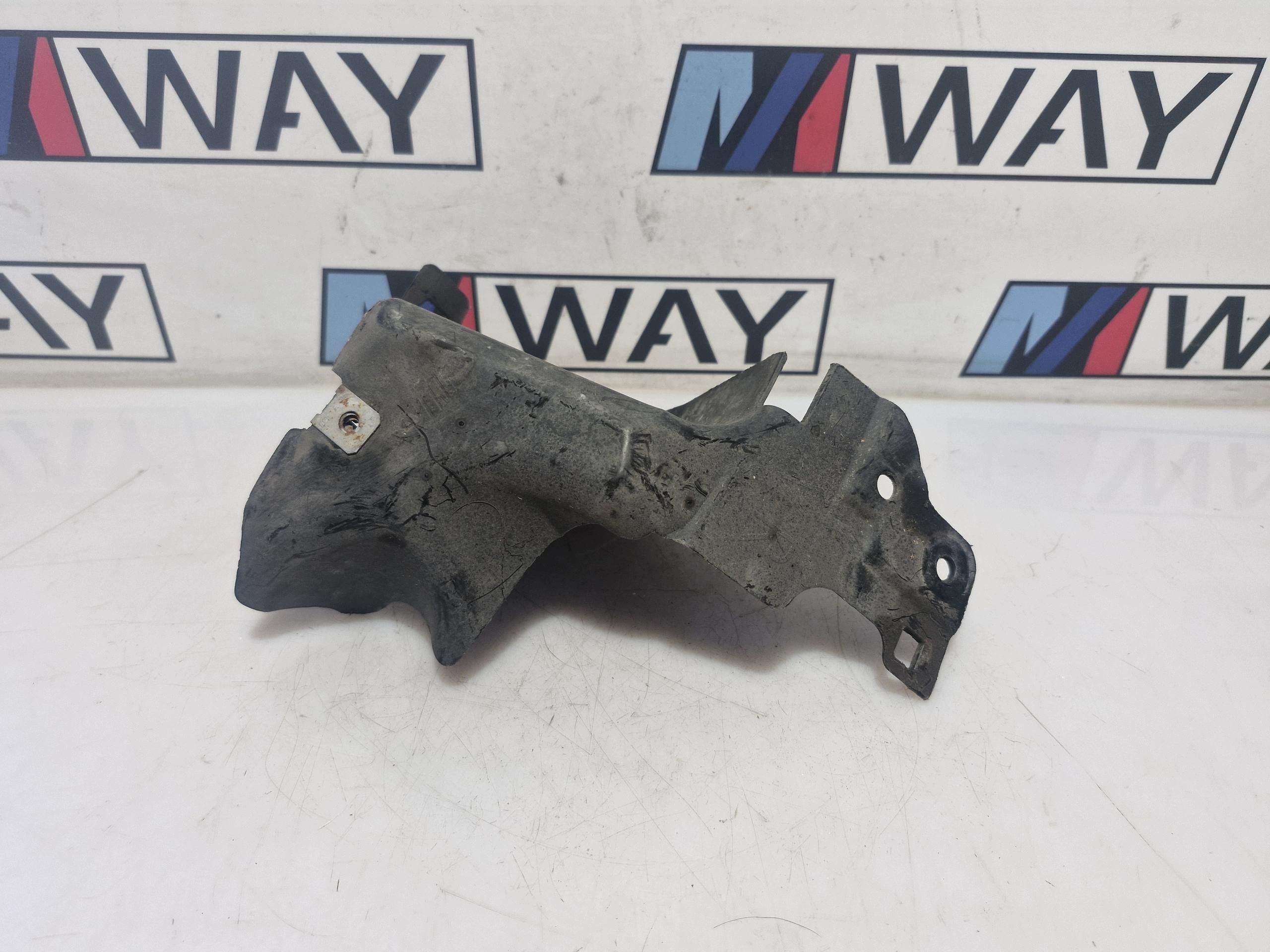 8055732 BMW F80 F82 F83 blende abdeckung AGREGATOW rechts vorne
