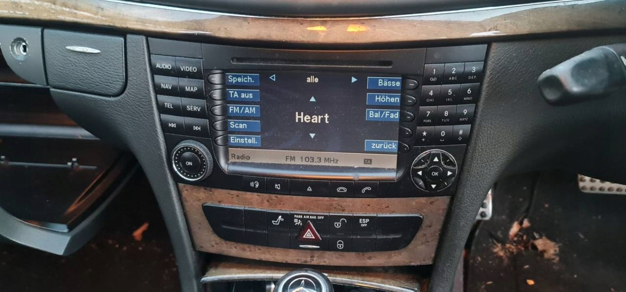 Radio samochodowe Mercedes-Benz E W211 2005 A2118202197