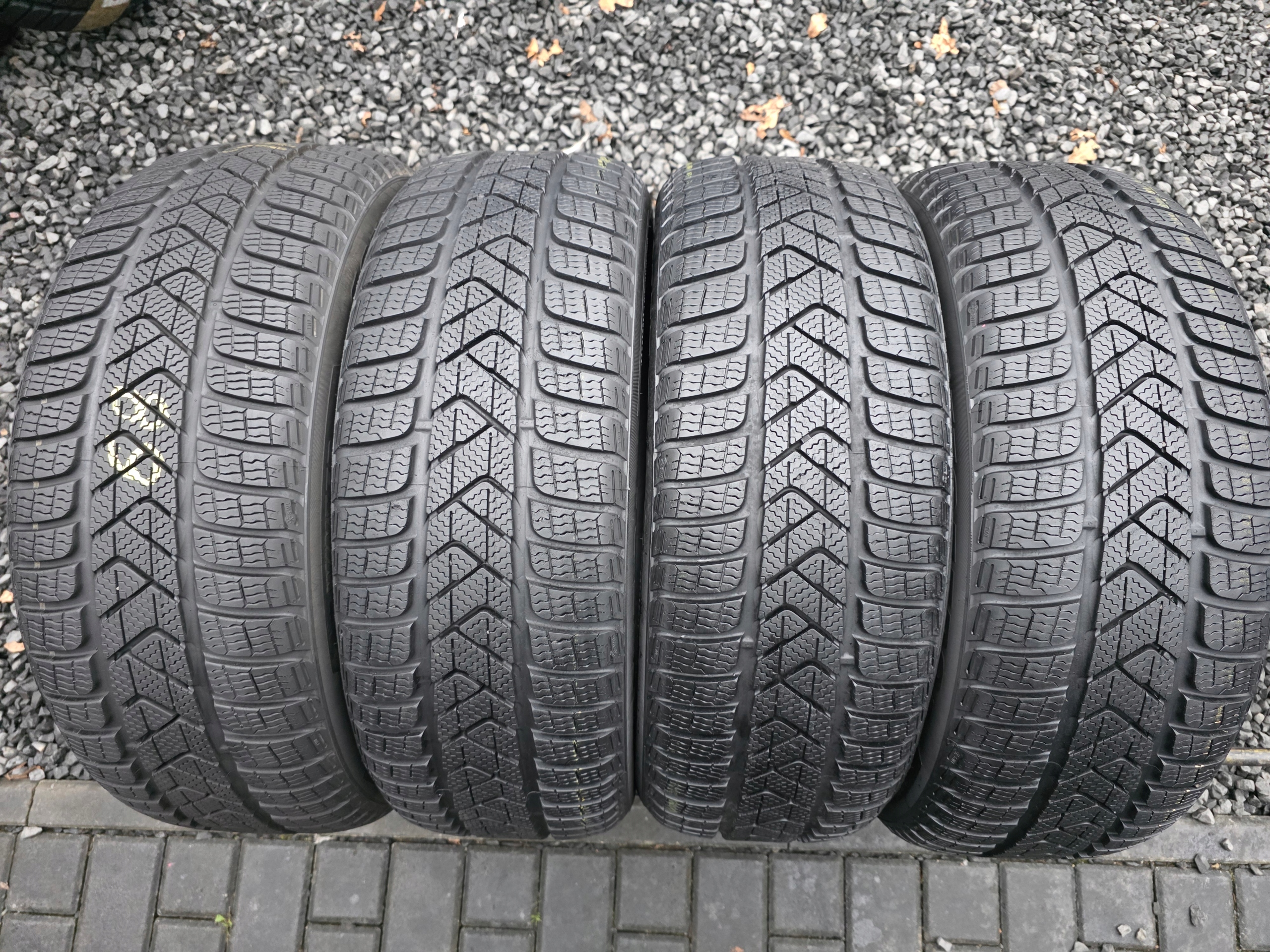 PIRELLI WINTER SOTTO ZERO 3 RUN FLAT RSC 225 50 17 8019227275209 za ...