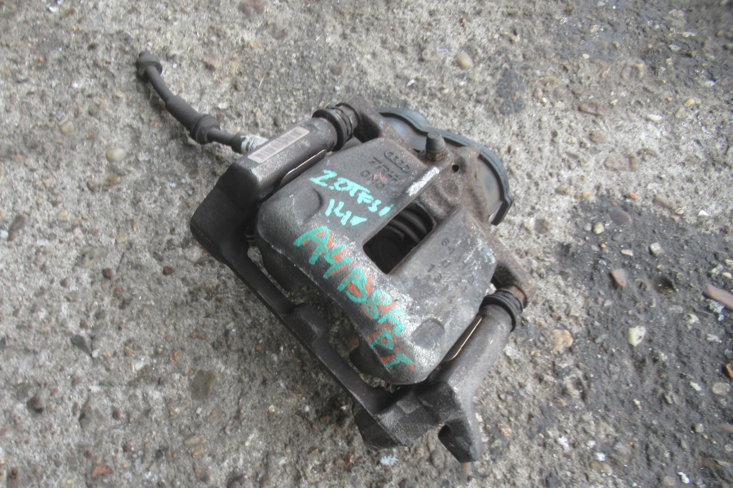 AUDI A4 B8 FL 2.0 TFSI 14R caliper brake right rear part