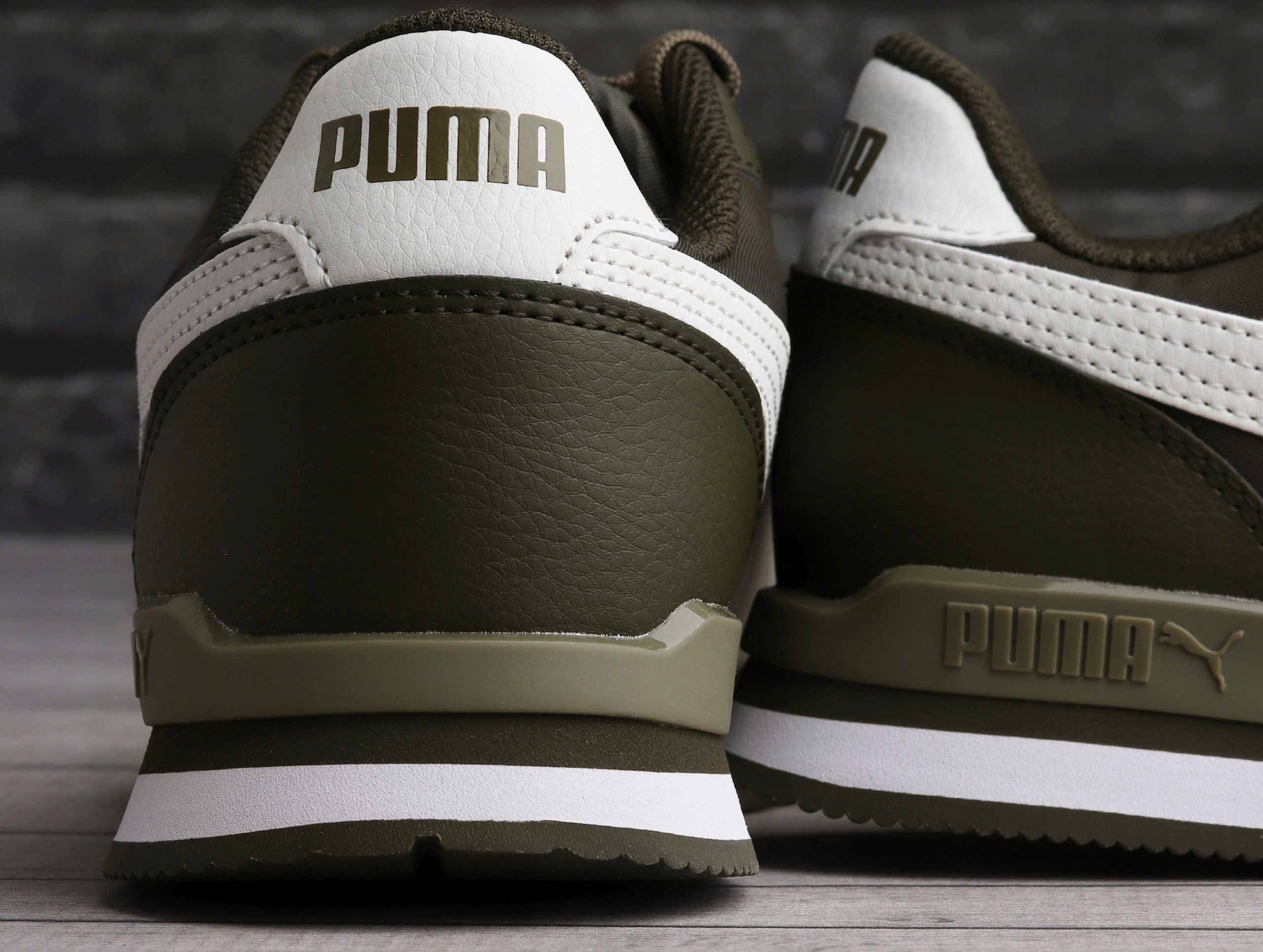 Buty męskie sportowe Puma ST RUNNER v3 NL GREEN WHITE 38485719 Model ST RUNNER v3 NL