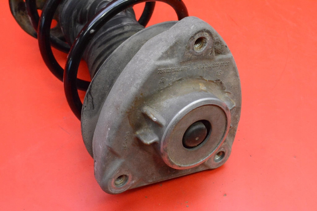 shock absorber left front A1173200538 MERCEDES CLA 250 C117 2.0 CGI 211 KM AMG