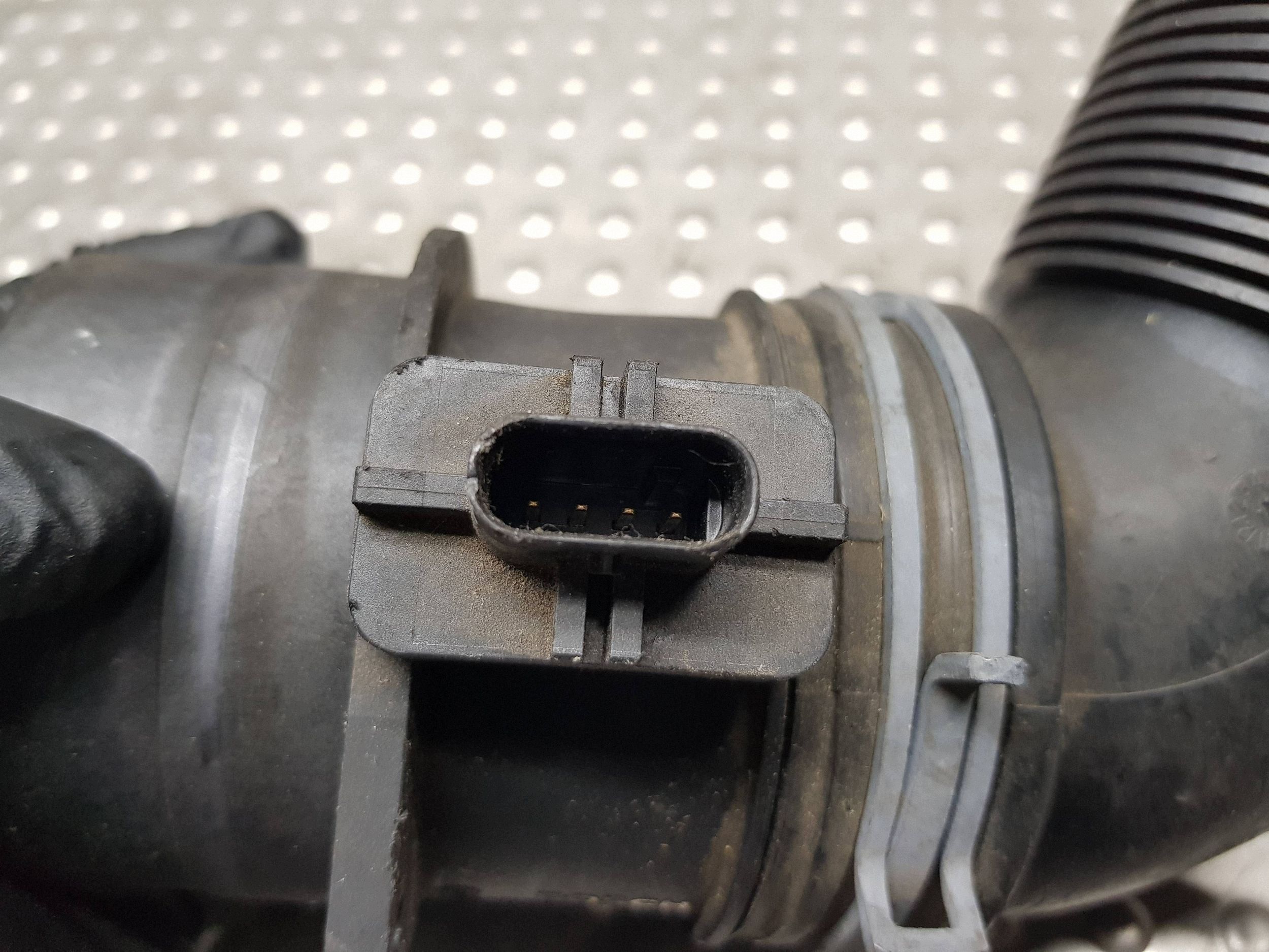 flow meter air hose 5Q0129654E AUDI A3 8V GOLF VII LEON 2.0 TDI