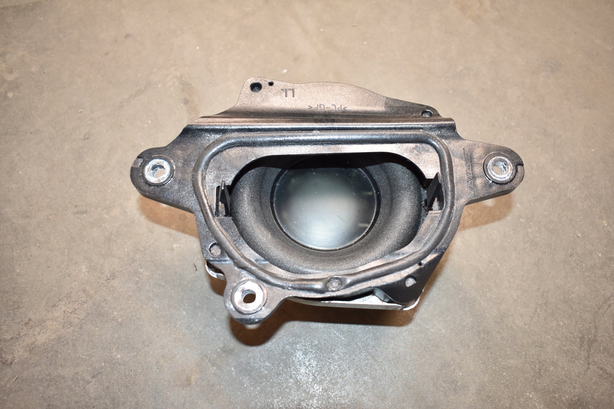 IDEALNY speaker BOSE PORSCHE 718 1