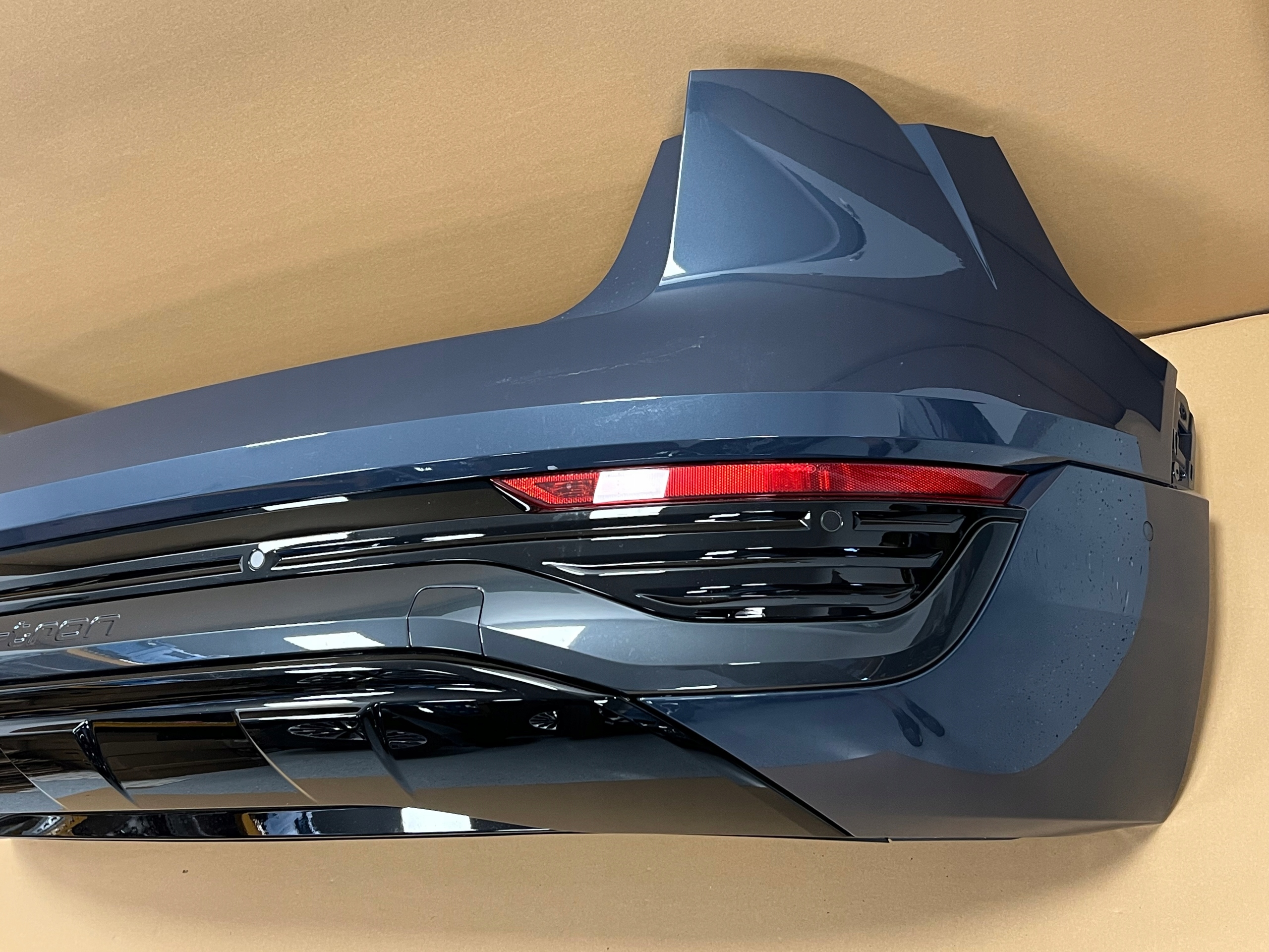 AUDI E-TRON Q8 ZDERZAK TYŁ 6xPDC LZ5Y SPORTBACK Producent części Audi OE