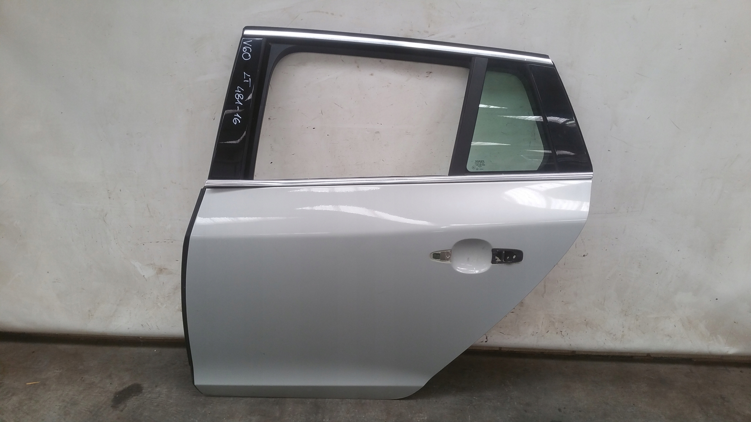 Tür links heck 481-16 Volvo V60
