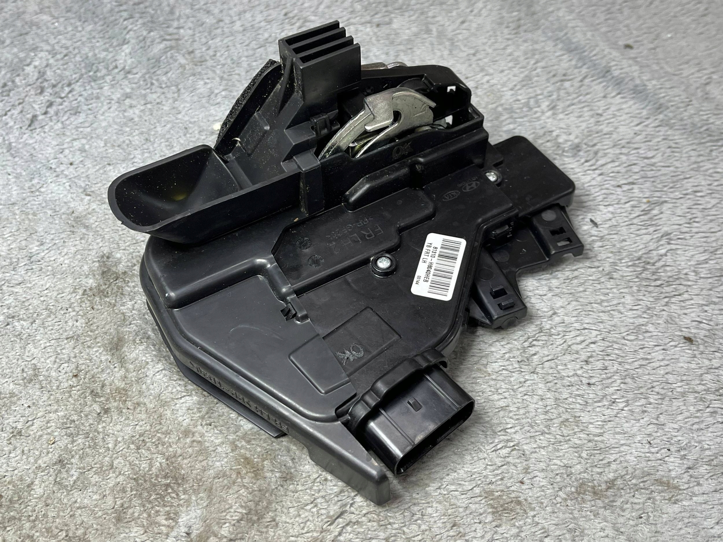lock door przednich KIA Rio 81310H8040