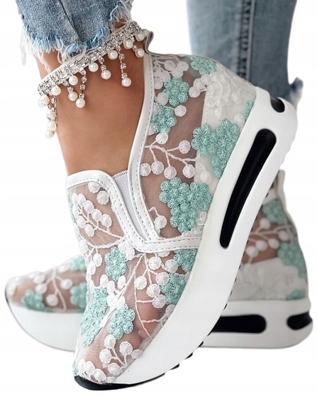 

Sneakersy Z Siateczką I Haftem Alladies AS4560
