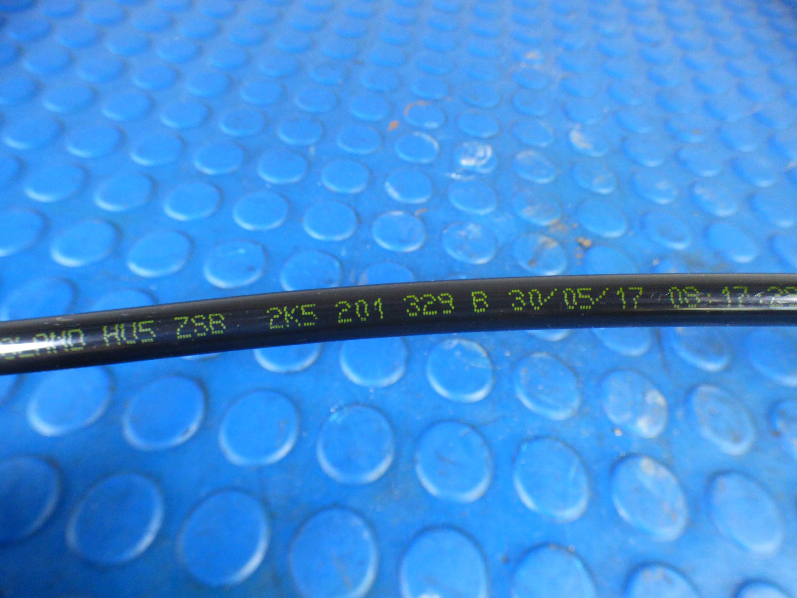 fuel line pompy VOLKSWAGEN CADDY III 2K5 2.0TDI