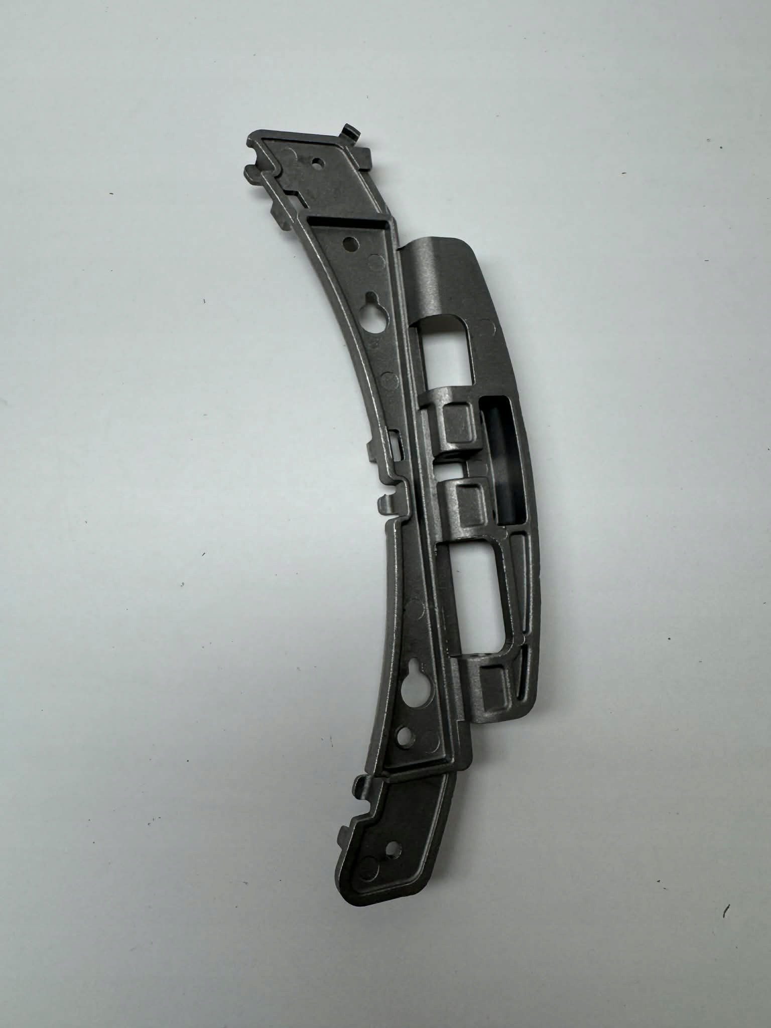 Samsung DC61-04135A Wspornik zawiasu drzwi (door bracket) pralki
