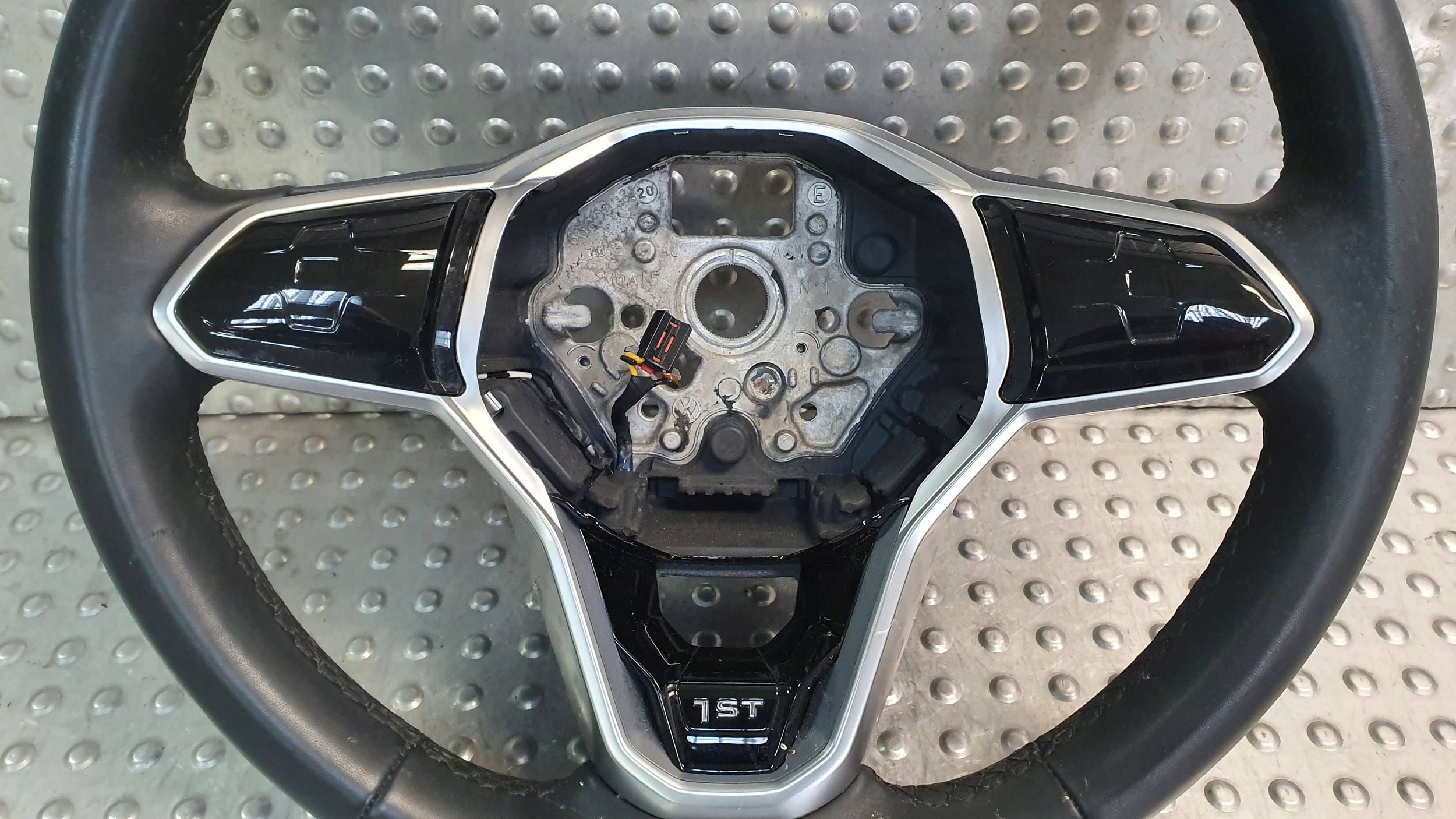 steering wheel, VW ID3 leather MULTIFUNKCJA DOTYK 19- 3G0124