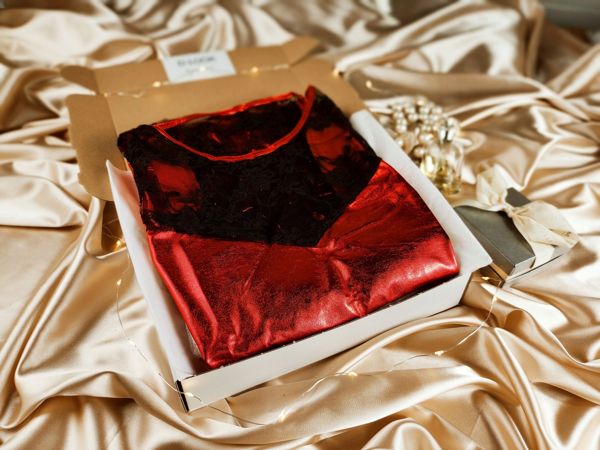 SEXY SUKIENKA MINI LYCRA KORONKA Długość mini