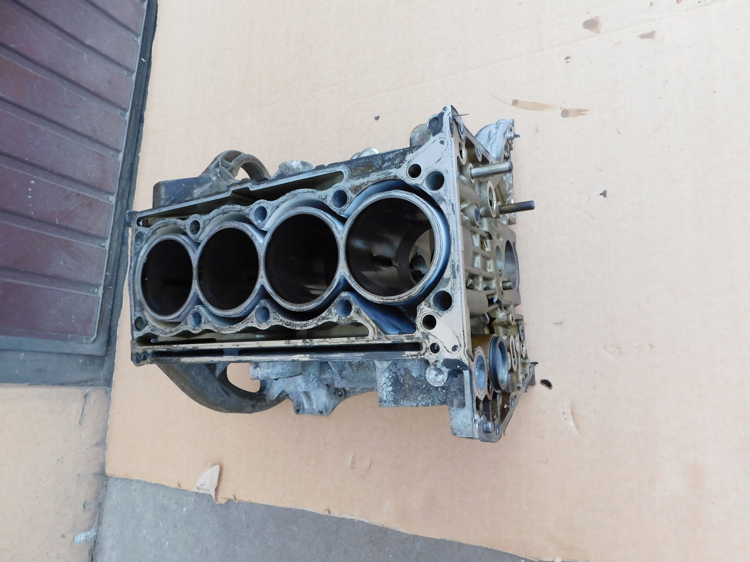 Mercedes Sprinter 906 1.8 petrol compressor; engine blok of the engine 271951