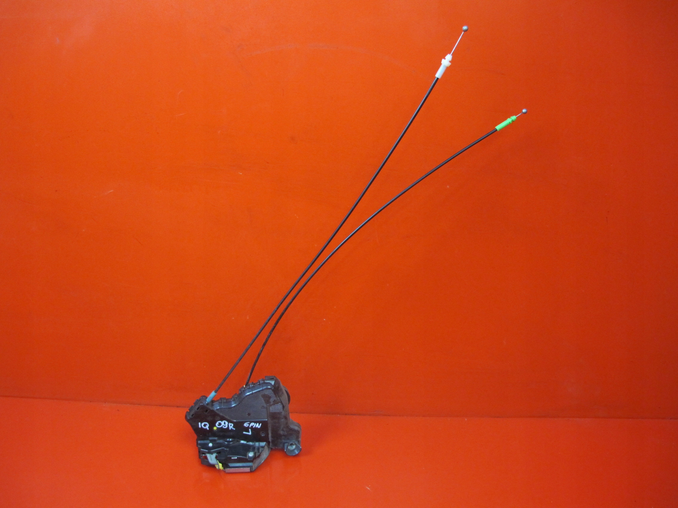 TOYOTA IQ 09- lock door left front 6 PIN EU