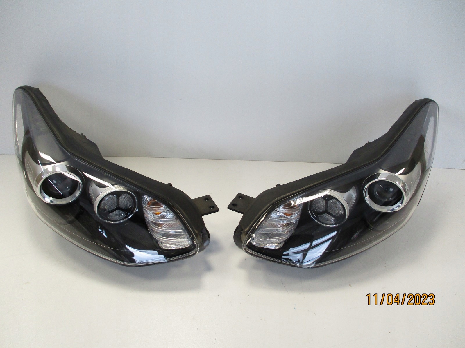 light BIXENON KIA SPORTAGE IV front right left
