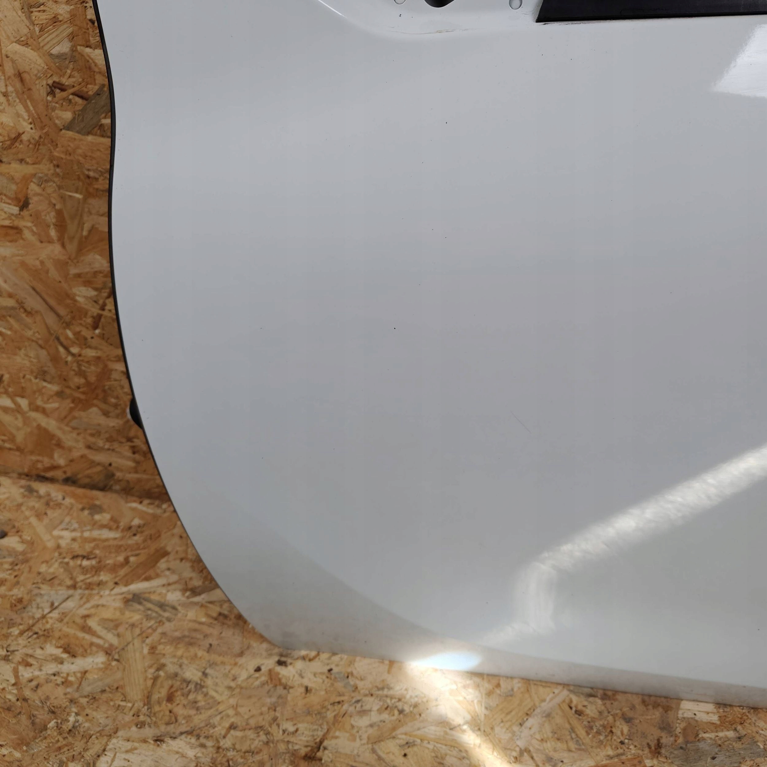 door front front side left Peugeot 208 and