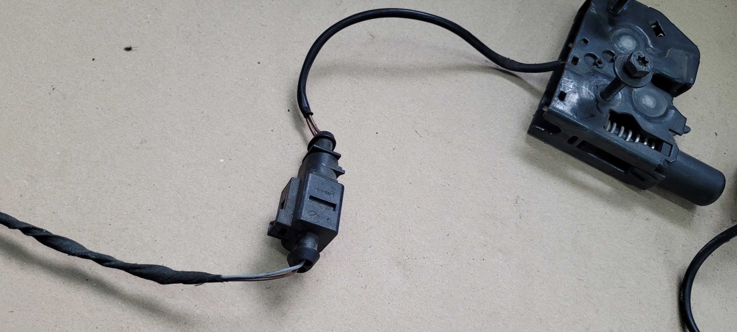 A7 4G S7 bonnet latch lock front 4G0823509C A6 C7 4G