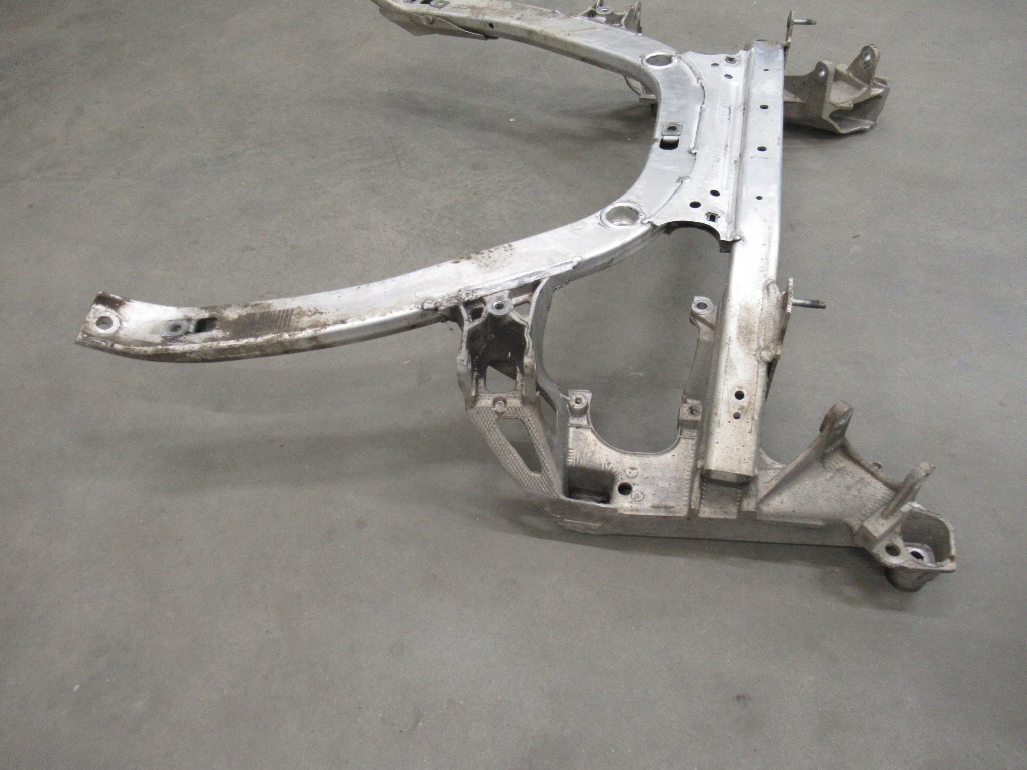 Lawa front axle beam below engine suspension beam BMW E60 E61 E63 E64