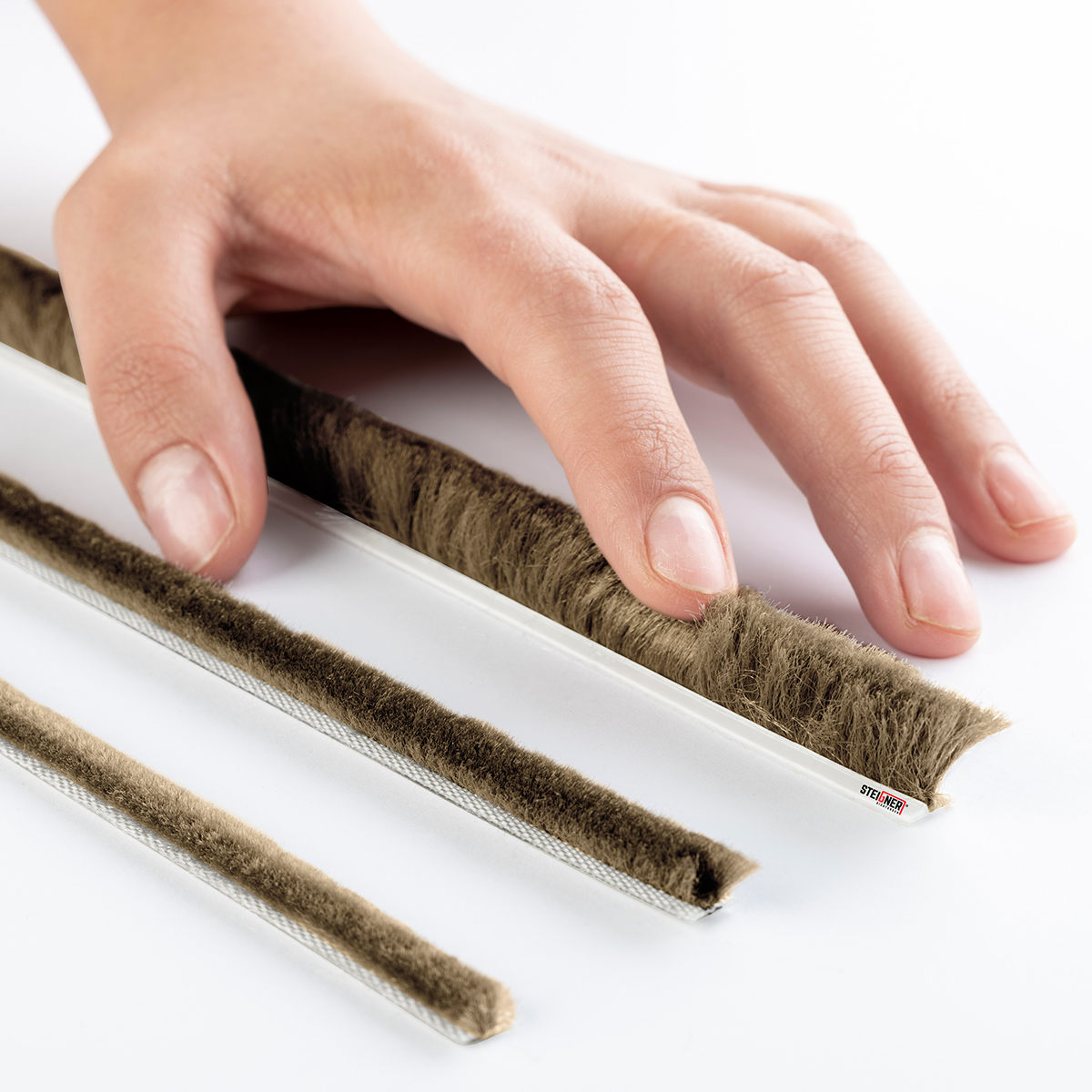 Uszczelka szczotkowa do bramy garażowej 4mm, 15m Długość 1500 cm