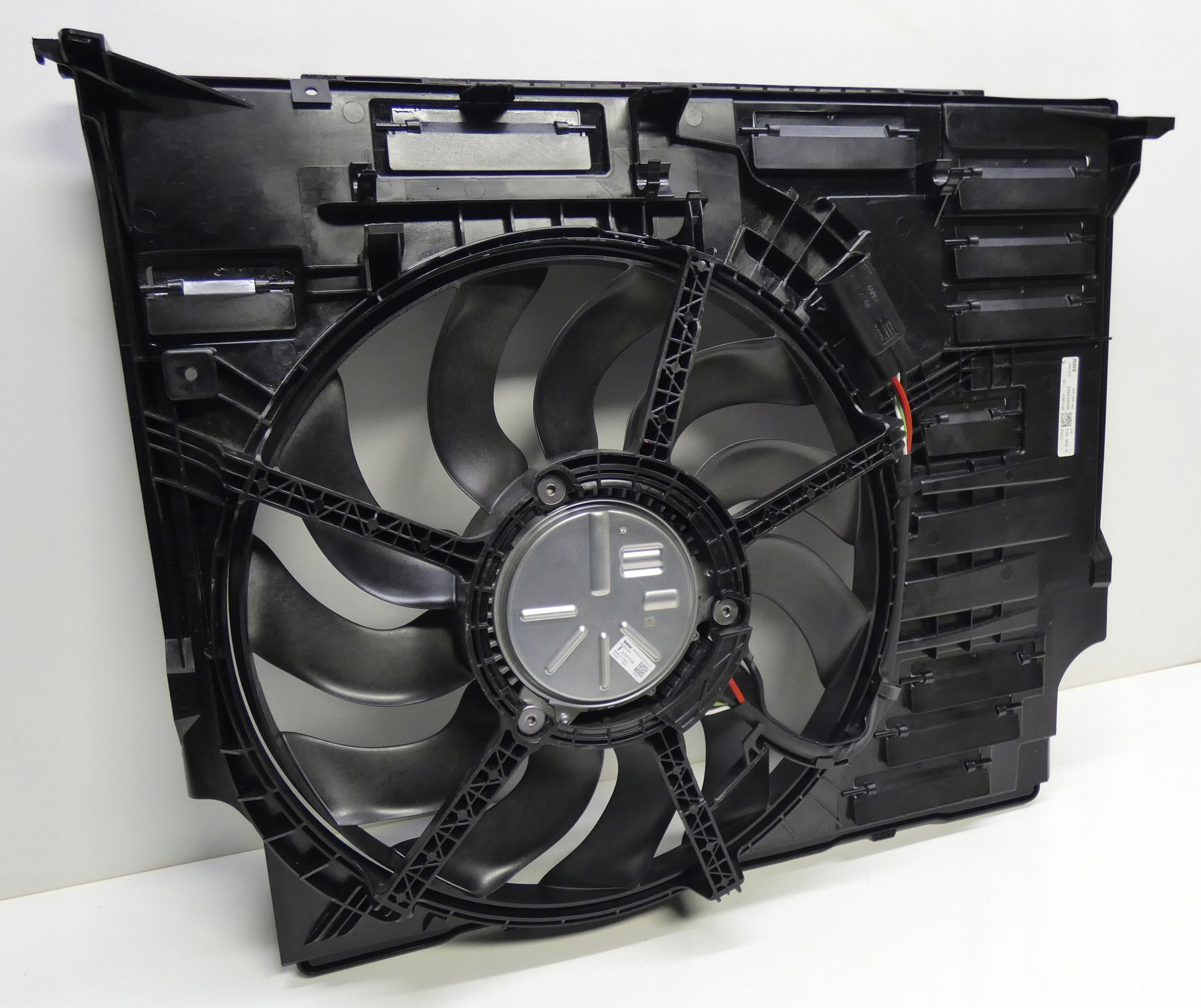 BMW 2 U06 2021- 9846921 ventilátor chladiče
