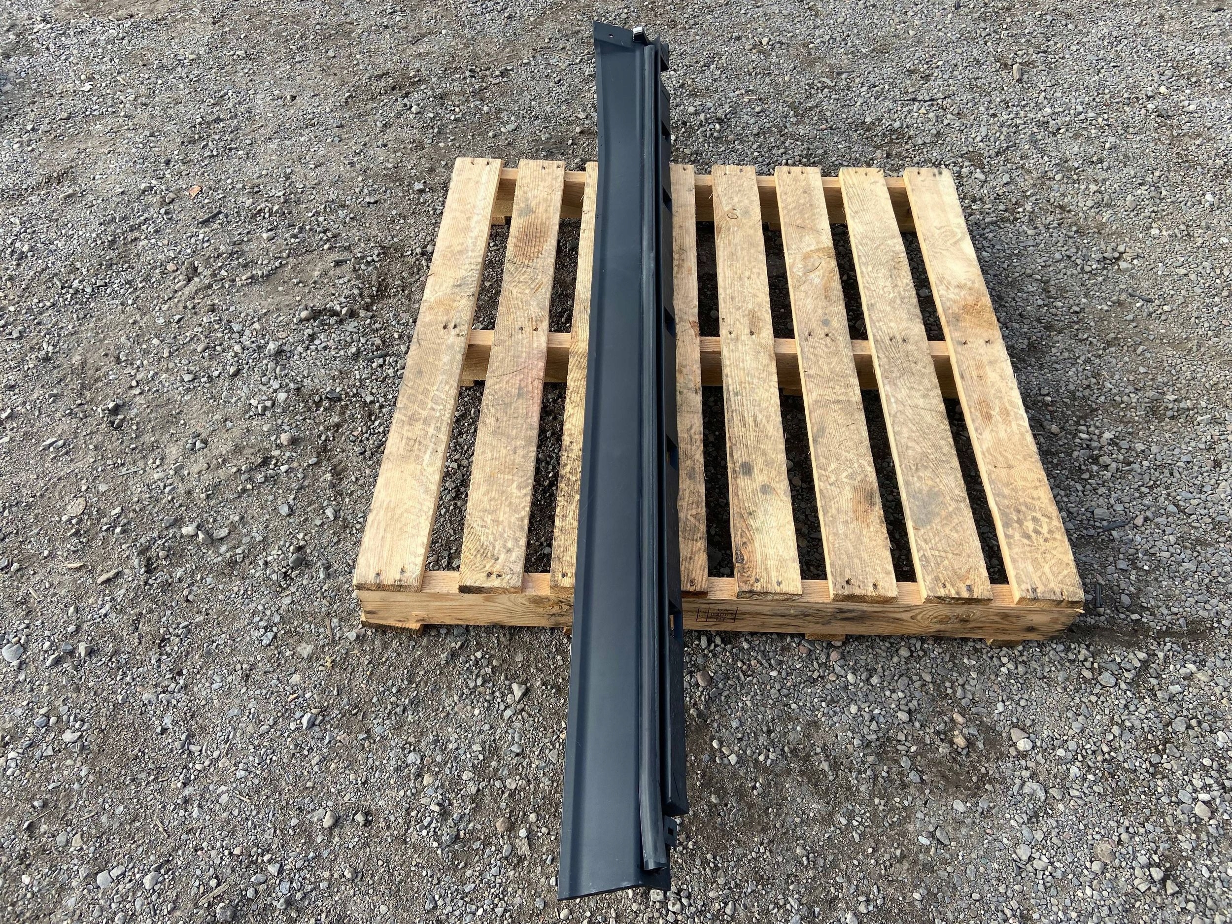 threshold left moulding cap threshold left Ford Explorer V 2016