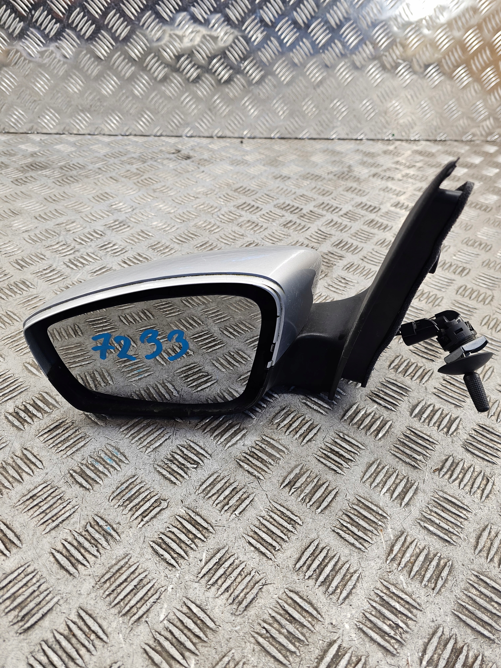 mirror left MECHANICZNE SKODA CITIGO VW UP 17